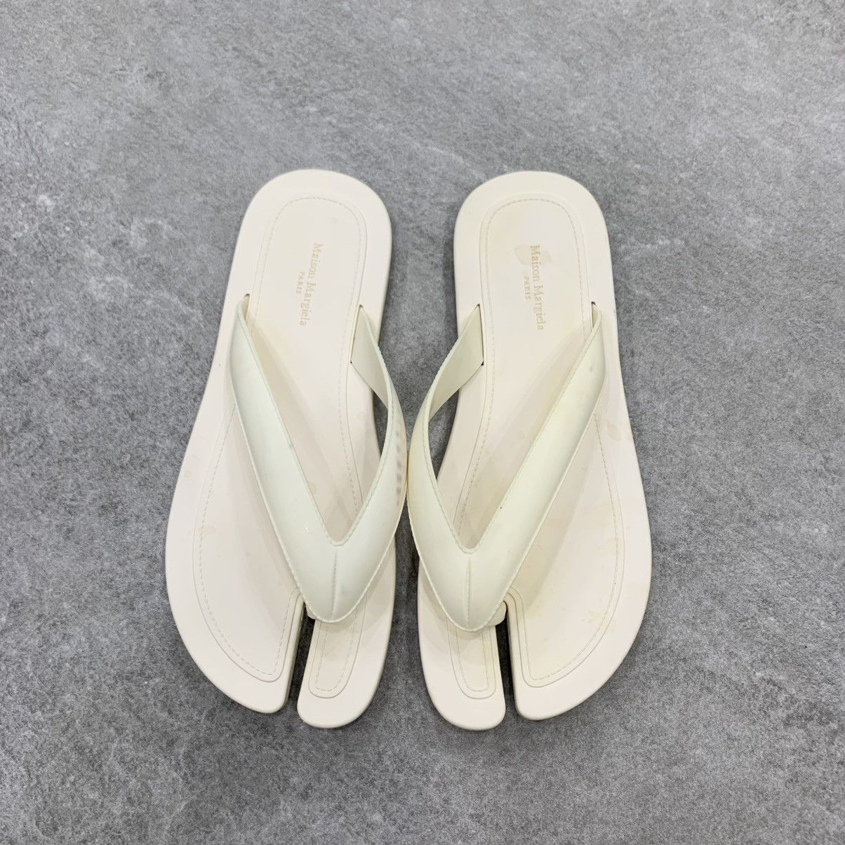 Maison Margiela Maison Margiela Tabi Tong Sandals Size US 5 / IT 35 - 2 Thumbnail