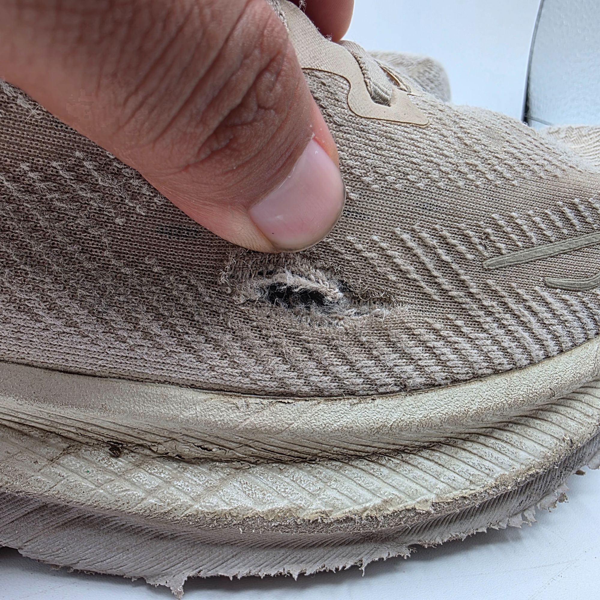 Hoka Hoka One One Clifton 9 Mens 10 White Athletic Shoes Running Size US 10 / EU 43 - 6 Thumbnail