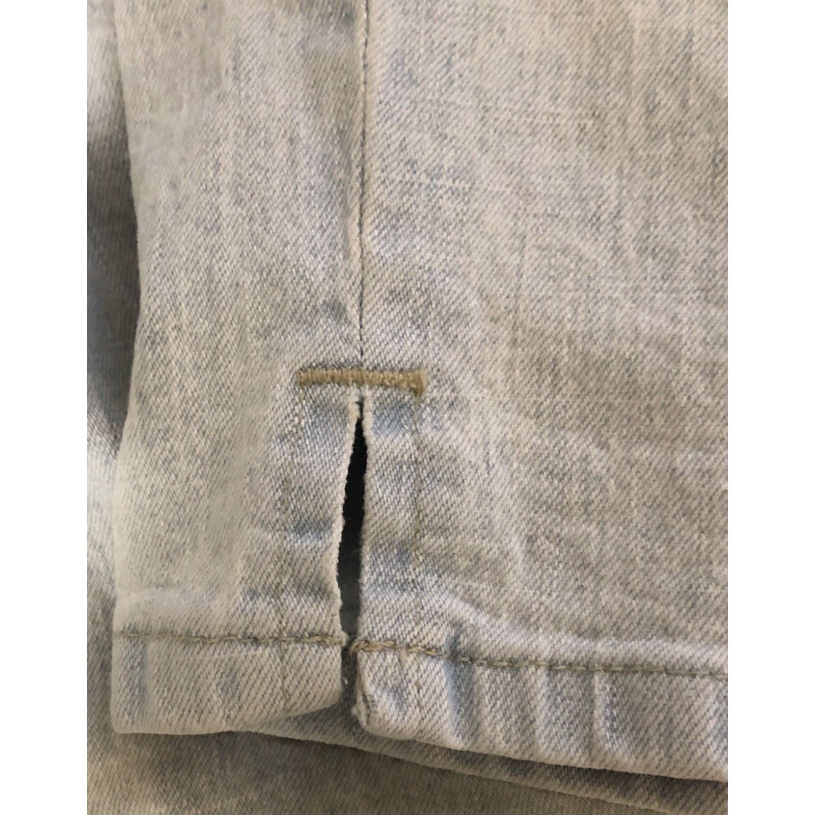 Gloria Vanderbilt Gloria Vanderbilt Capri Pants Vintage 14 Light Blue Denim 33"W Capri Pants Women 14 Blue Denim Capri Beach Bohemian Preppy 90s Mens Size 36" / US 14 / IT 50 - 3 Thumbnail
