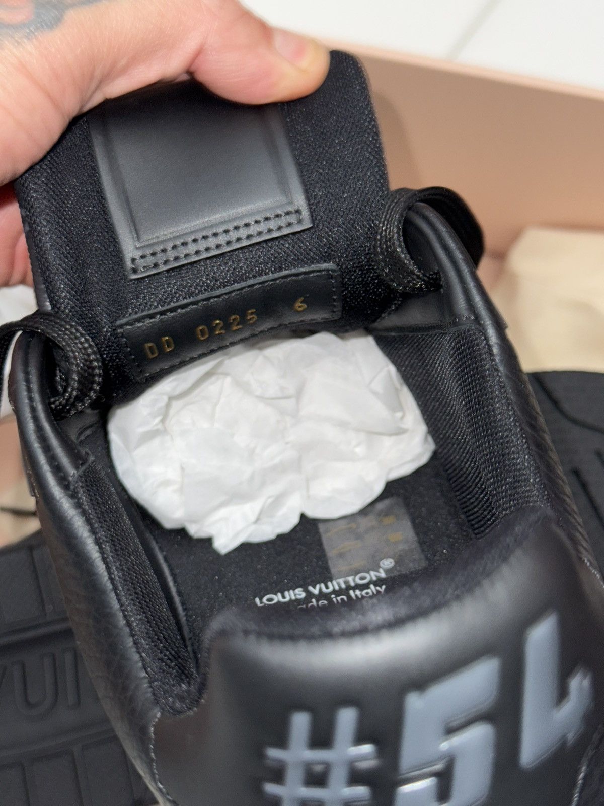 Louis Vuitton Louis Vuitton trainers lv6 us8 Size US 8 / EU 41 - 8 Thumbnail