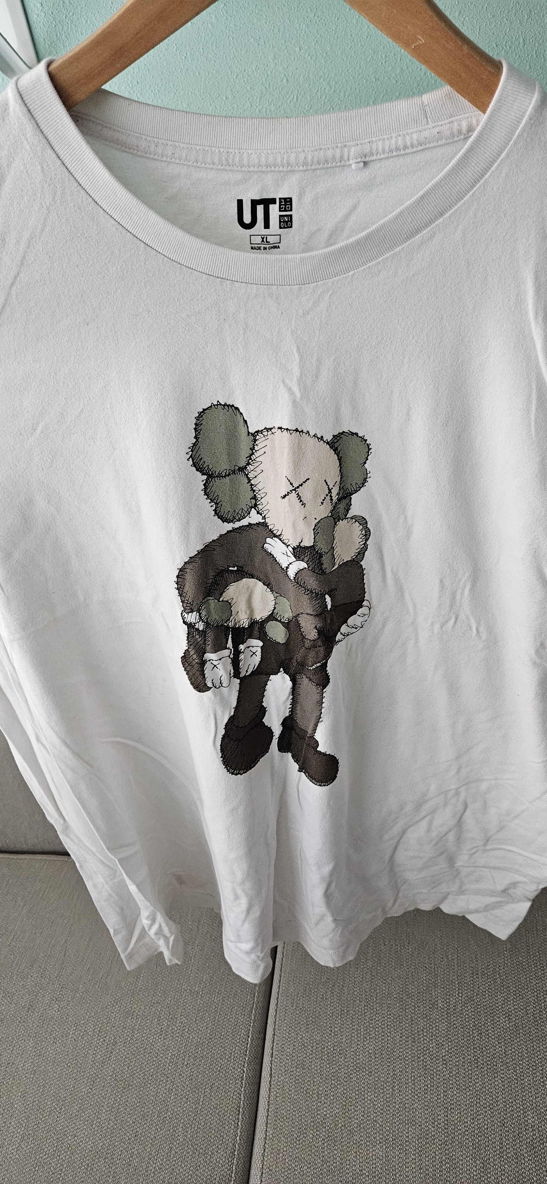Kaws × Uniqlo Uniqlo x Kaws Size US XL / EU 56 / 4 - 1 Thumbnail