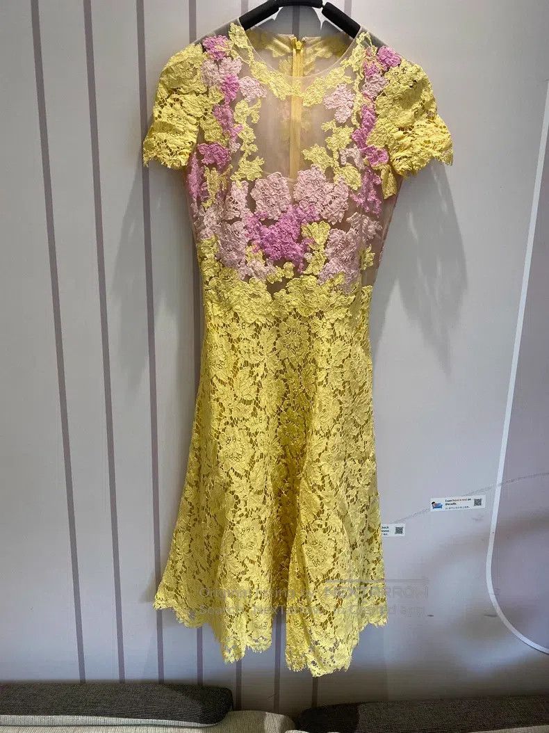 Other Valentino Yellow lace dress Size S / US 4 / IT 40 - 2 Thumbnail