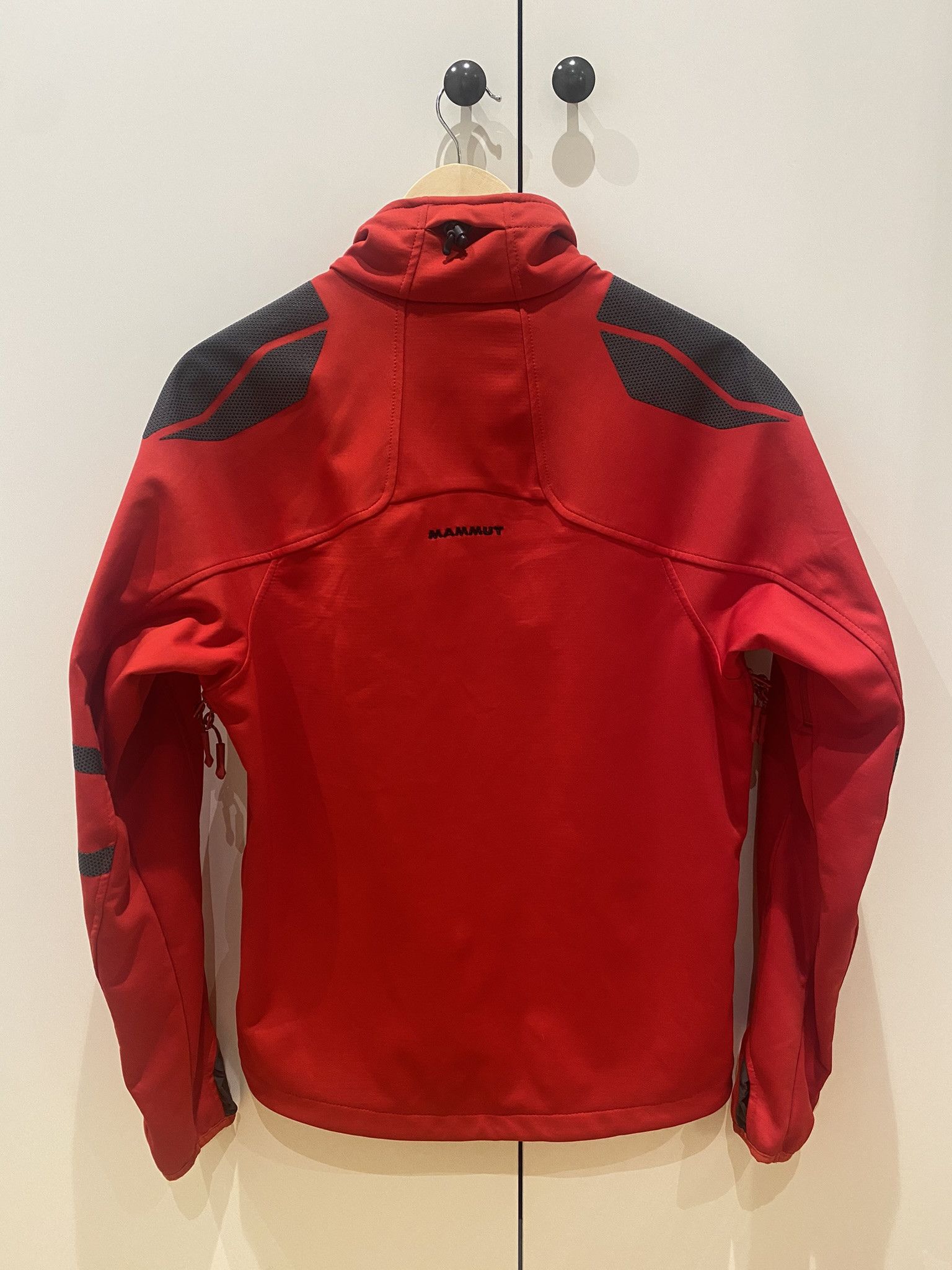 Mammut Mammut Ultimate Advanced Jacket Size S Size US S / EU 44-46 / 1 - 2 Thumbnail