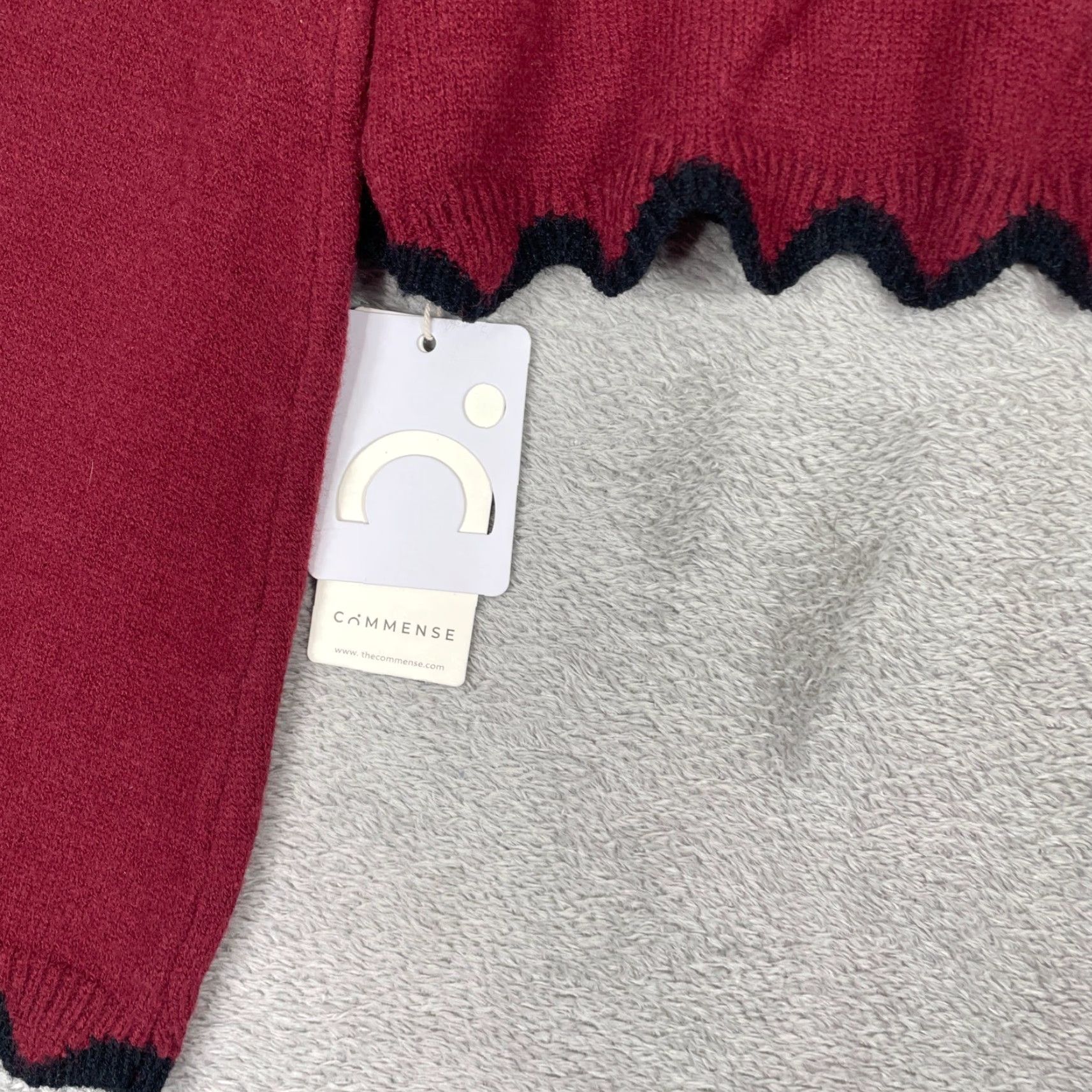 Bell VINTAGE Commense Sweater Womens Medium Red Bow Scalloped Cropped Bell Sleeve Coquette Size M / US 6-8 / IT 42-44 - 4 Thumbnail