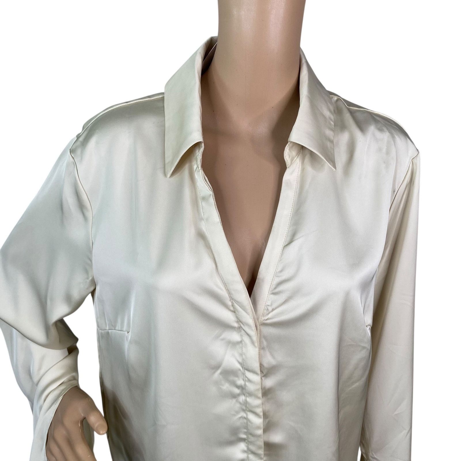 Anthropologie Anthropologie NWT Silky Button Down Shirt SZ L Size L / US 10 / IT 46 - 7 Thumbnail
