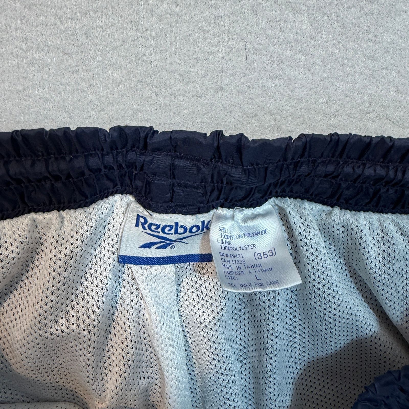 Reebok Vintage Reebok Windbreaker Track pants Men's Large 90s Size US 30 / EU 46 - 4 Thumbnail