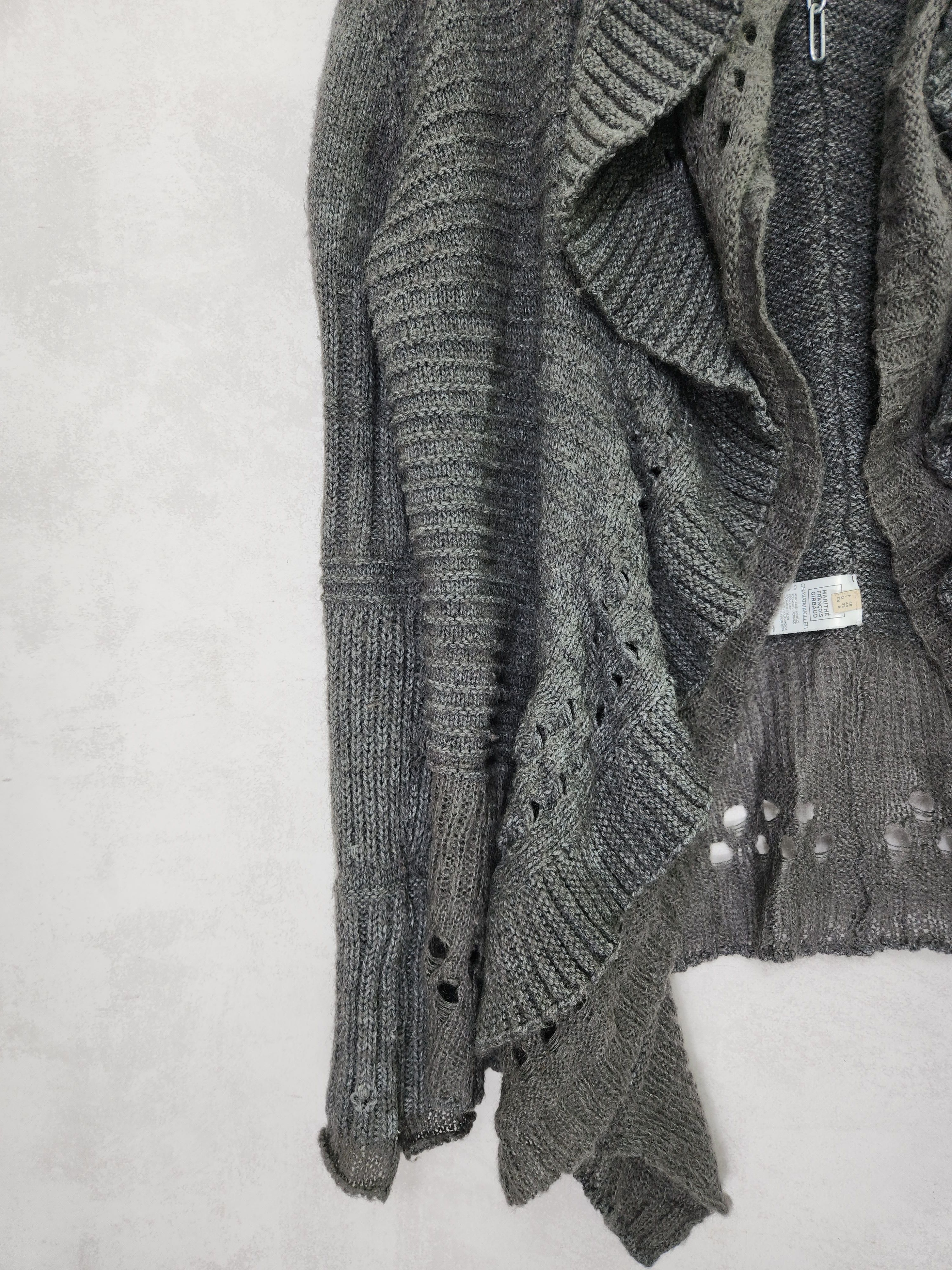 トップス 00s Marithe + Francois Girbaud cardigan Stay warm and stylish with our latest addition! Crafted from 100