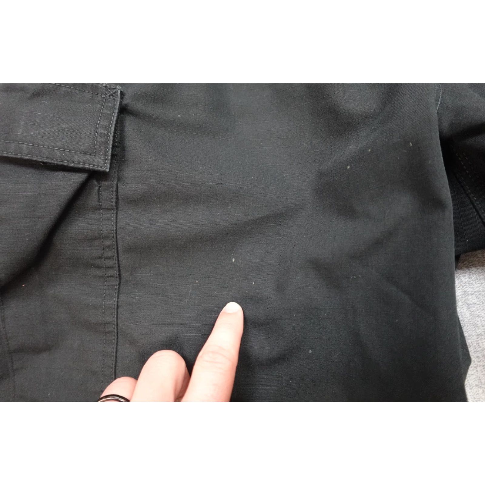Vintage 5.11 Tactical Cargo Short Mens XL Black Ripstop Cargo Hip Belt Loops 5-Pocket Design Outdoor Outdoor Mens XL Black Size US 36 / EU 52 - 4 Thumbnail