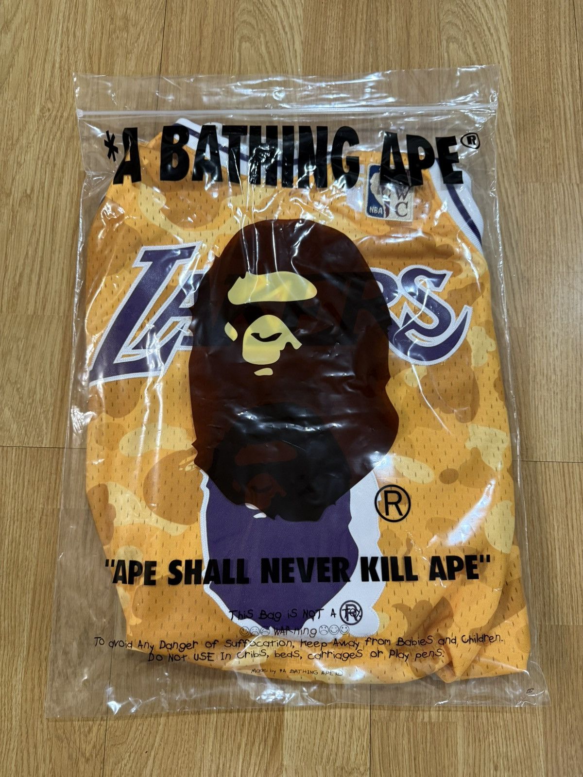 Bape × Mitchell & Ness × NBA BAPE x Mitchell & Ness Lakers Authentic Jersey Yellow M Size US M / EU 48-50 / 2 - 7 Thumbnail