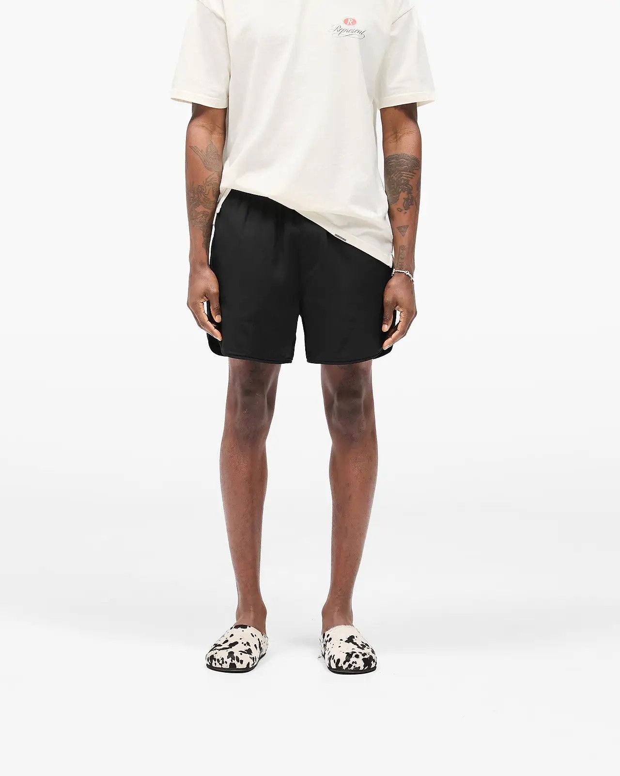 o1mle1125 Piped Track Short in Black