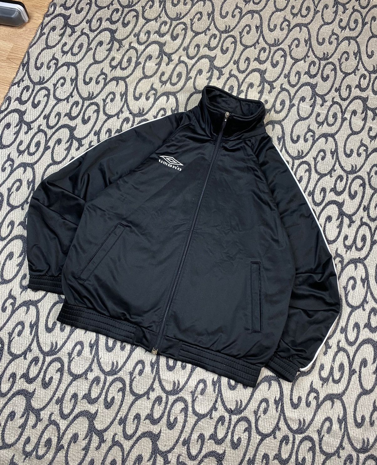Umbro Vintage 00s Umbro Track Jacket Streetwear Retro Size US L / EU 52-54 / 3 - 6 Thumbnail