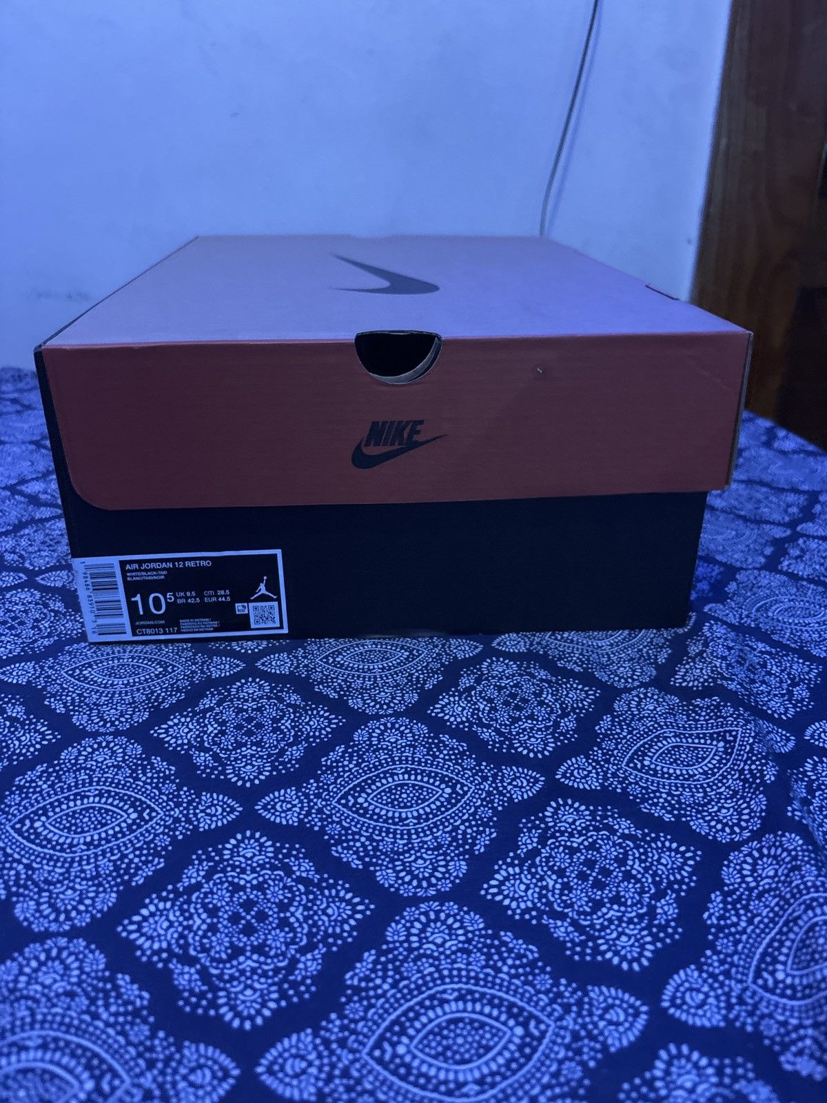 Jordan Brand Jordan 12 taxis Size US 10.5 / EU 43-44 - 7 Thumbnail