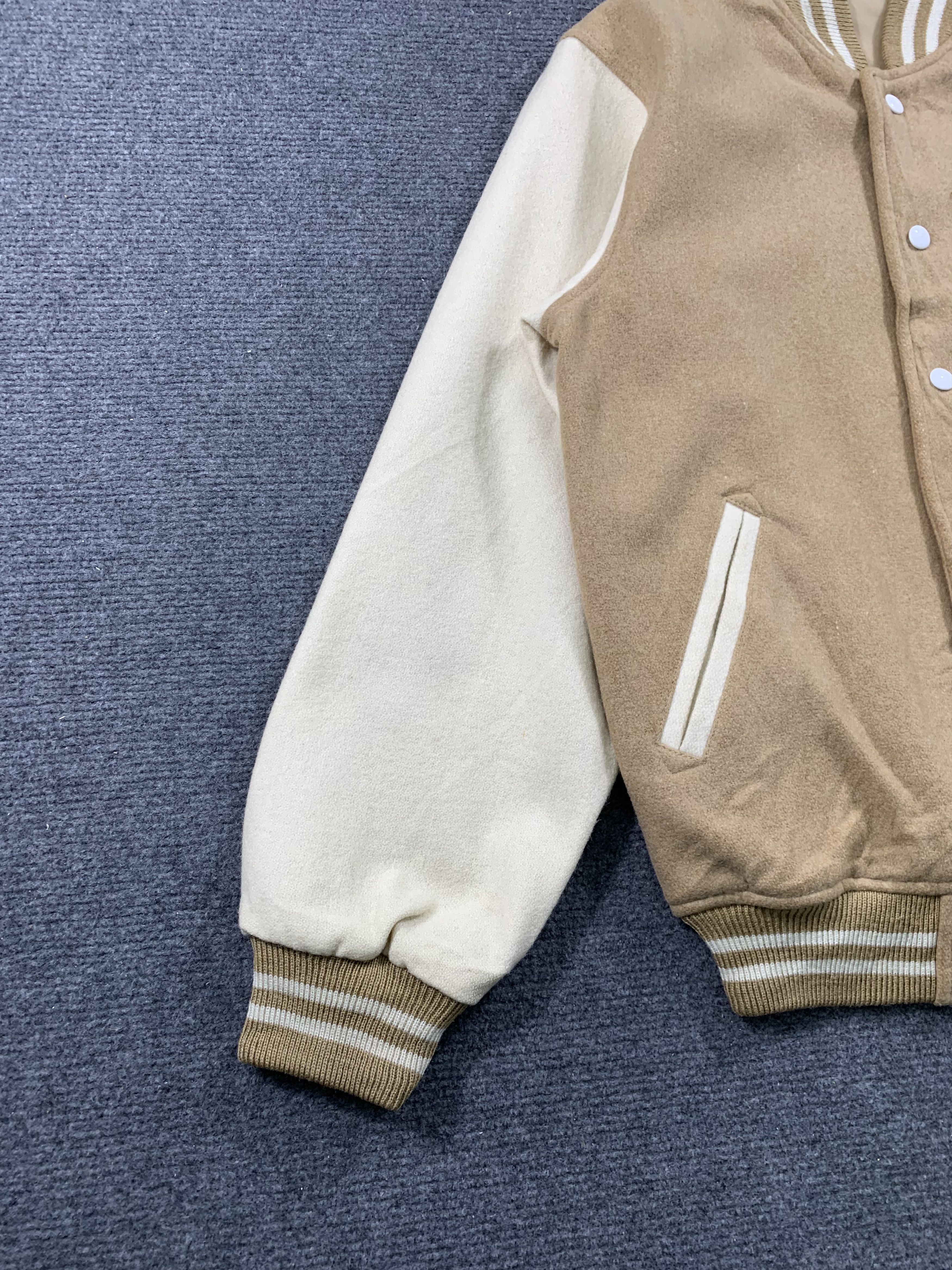 Japanese Brand Vintage Crocodile Button Up Wool Varsity Jacket Size US S / EU 44-46 / 1 - 10 Thumbnail