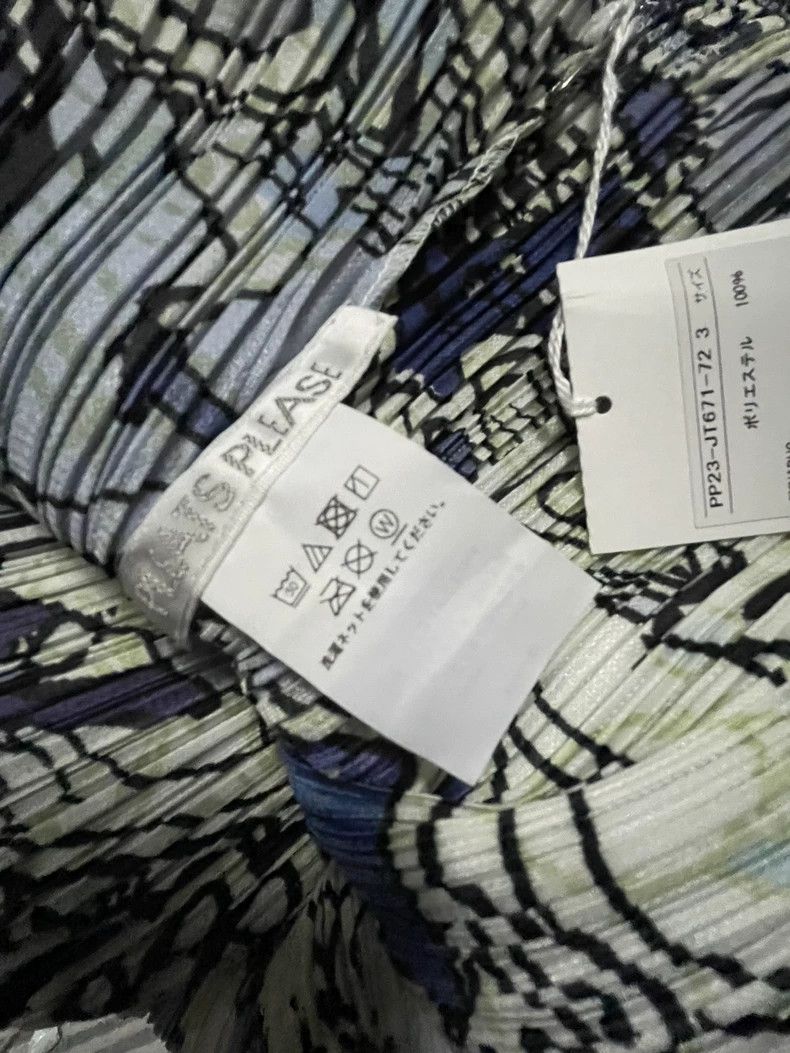 Issey Miyake Issey Miyake Blue graffiti top Size L / US 10 / IT 46 - 3 Thumbnail