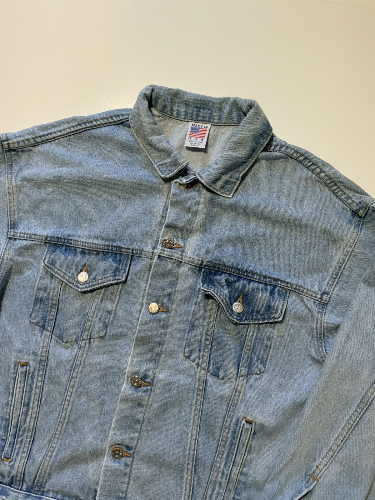 Vintage 80s 90s TGI Friday’s The World Embossed Denim Jean Jacket Size US L / EU 52-54 / 3 - 4 Thumbnail