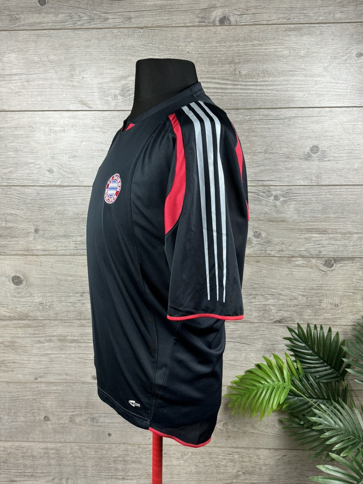 Adidas × Vintage Bayern Munich 2003-04 Adidas Training Shirt Vintage size L Size US L / EU 52-54 / 3 - 14 Thumbnail