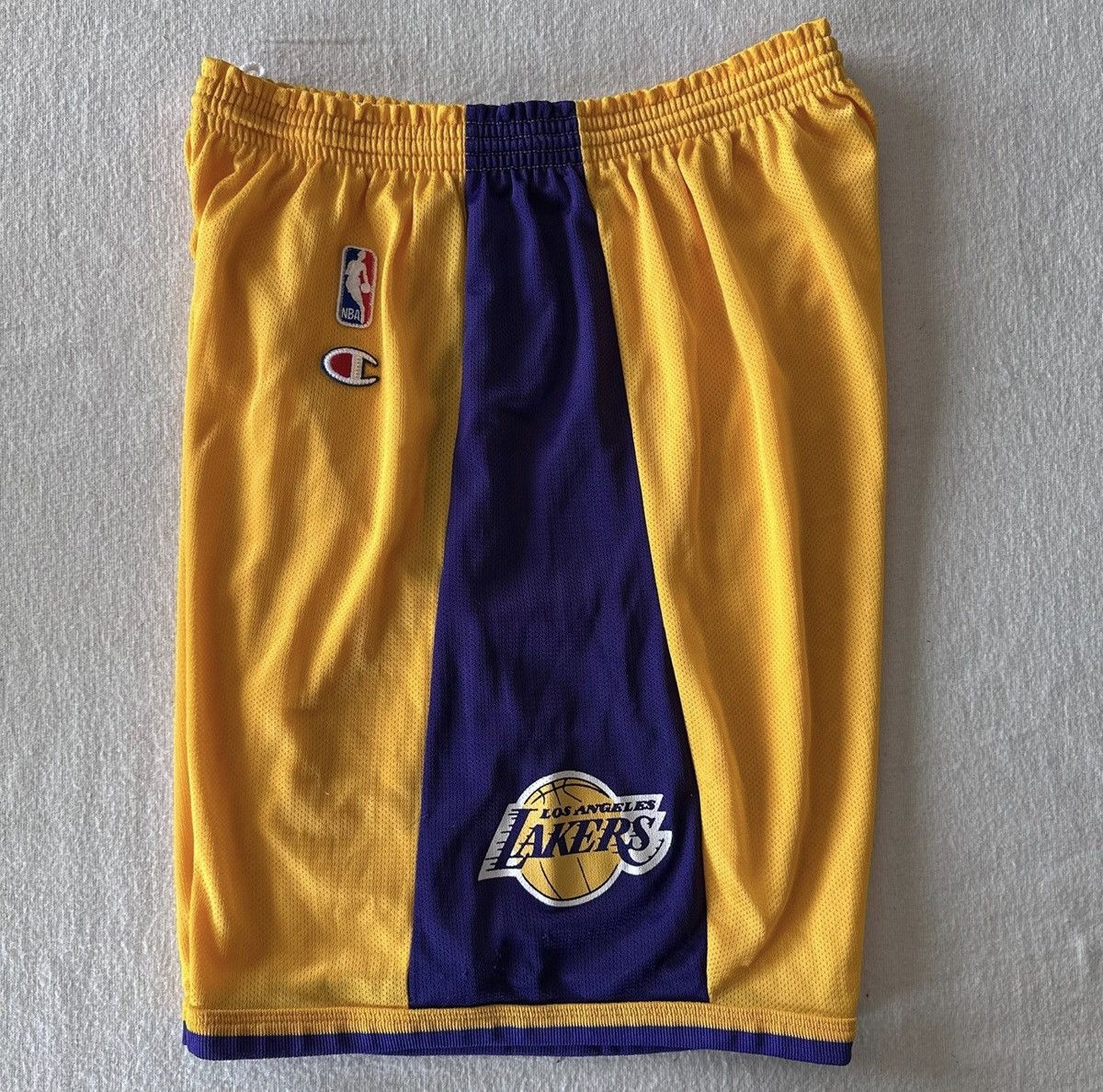 Champion Vintage 90's Champion NBA Lakers Shorts Size Large L Size US 36 / EU 52 - 4 Thumbnail