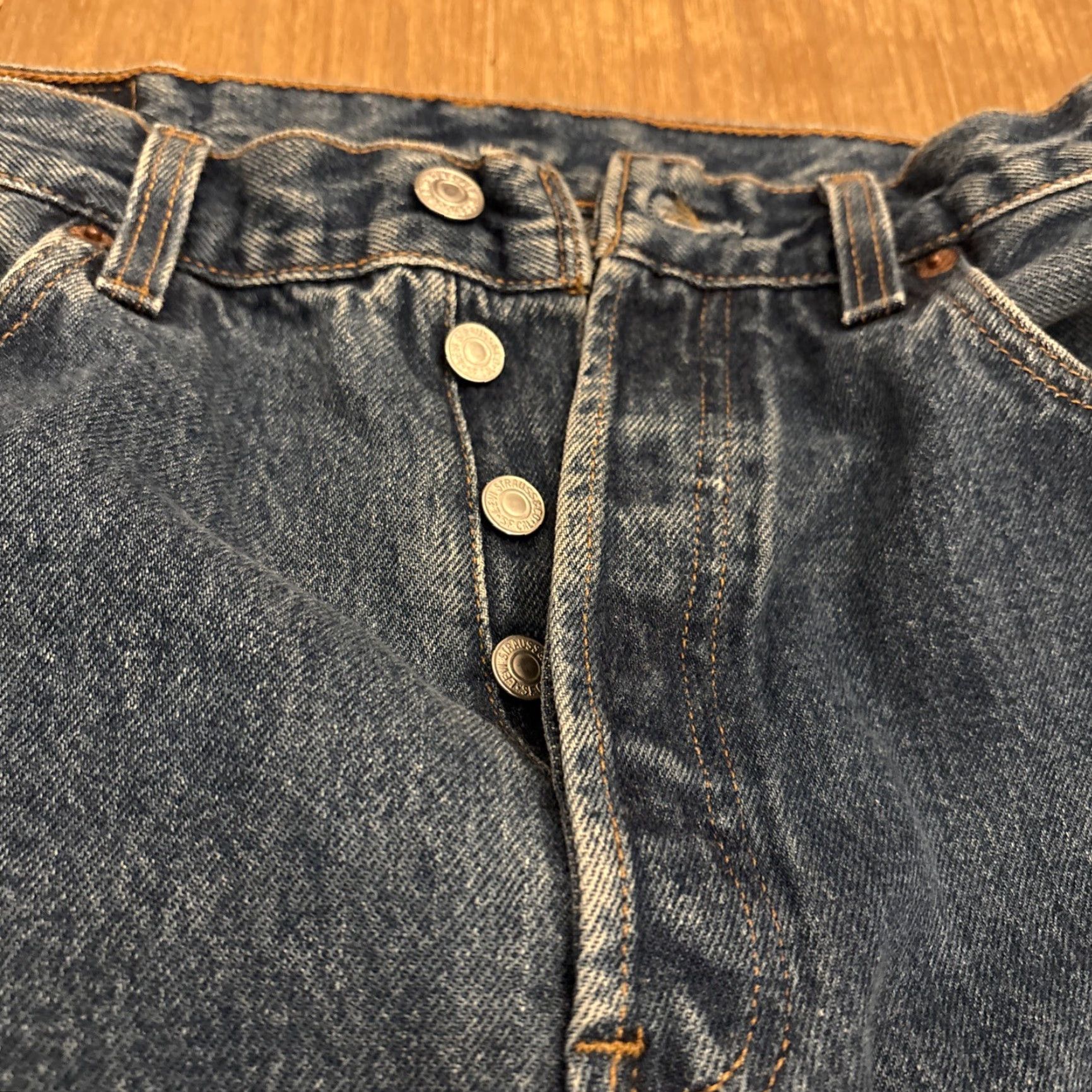Levi's VINTAGE Levi's 501 Jeans Men 33x34 Straight Button Fly Dark Wash 90s Mens Size US 33 - 4 Thumbnail
