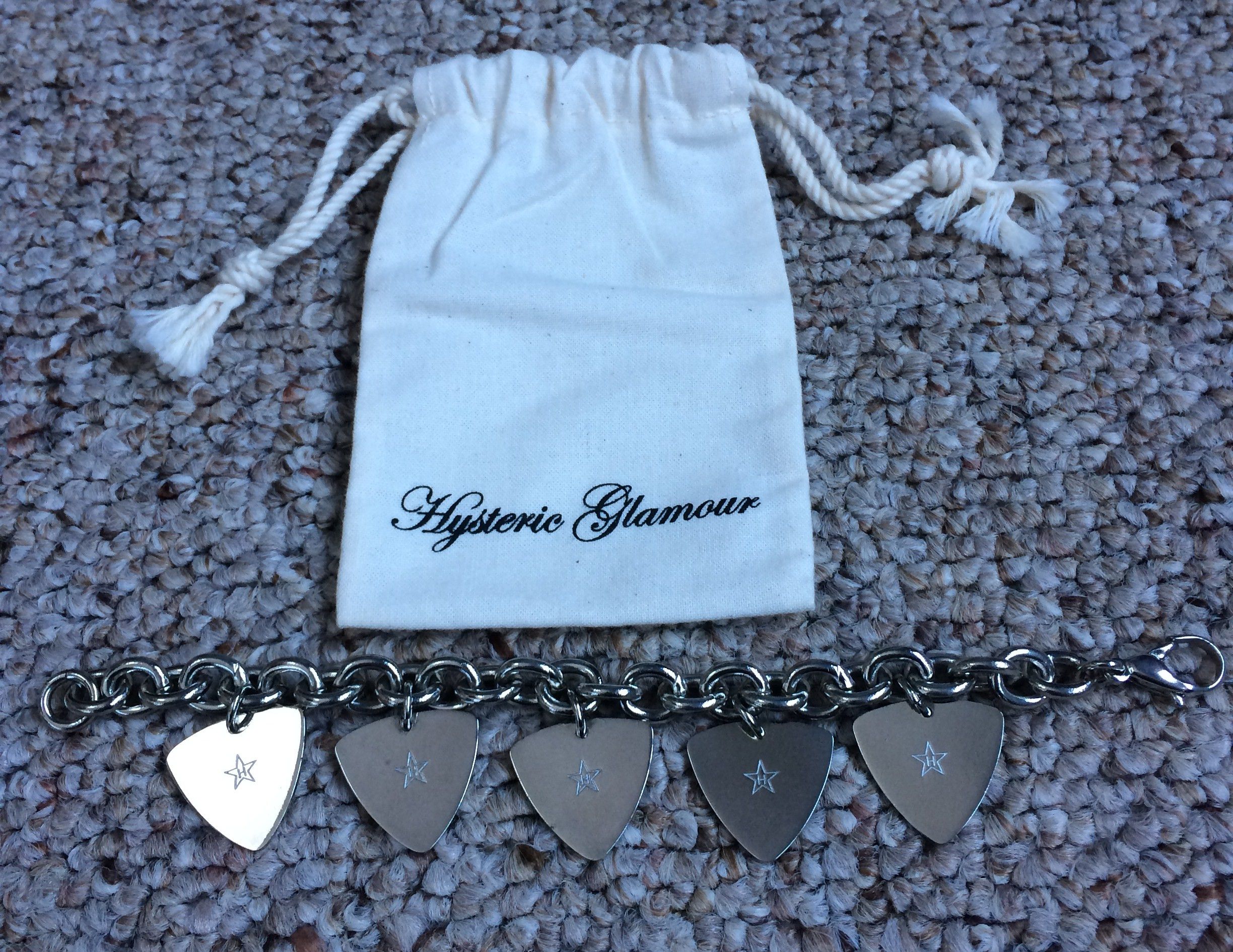 Hysteric Glamour Hysteric Glamour Guitar Pick Charm Bracelet + Bag Size ONE SIZE - 5 Thumbnail