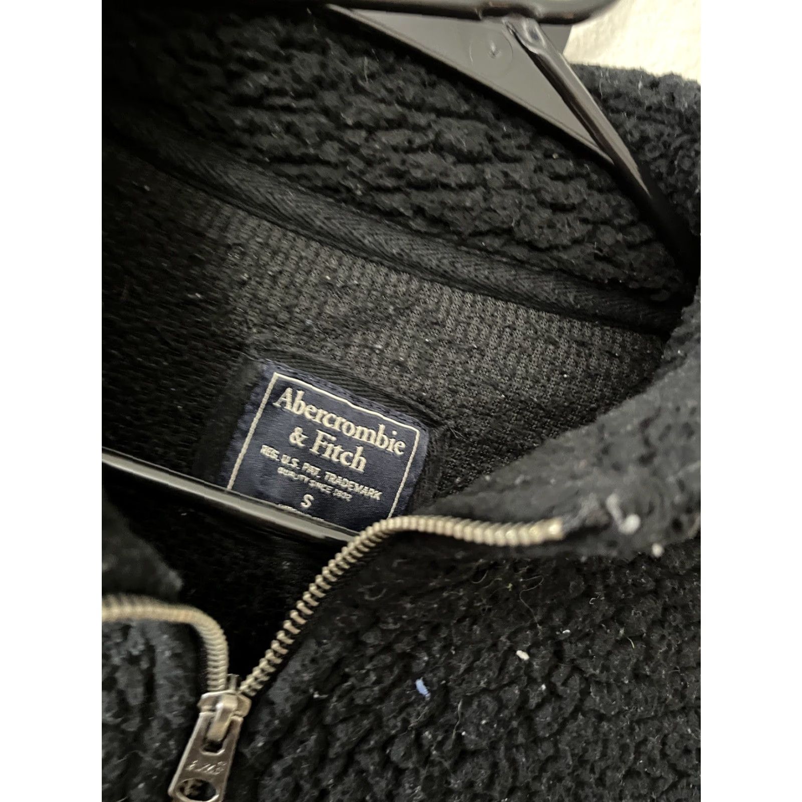 Abercrombie & Fitch Abercrombie & Fitch Black 1/4 Zip Pullover Sherpa Teddy Bear Women’s Sm Sweatshirt Size S / US 4 / IT 40 - 4 Thumbnail