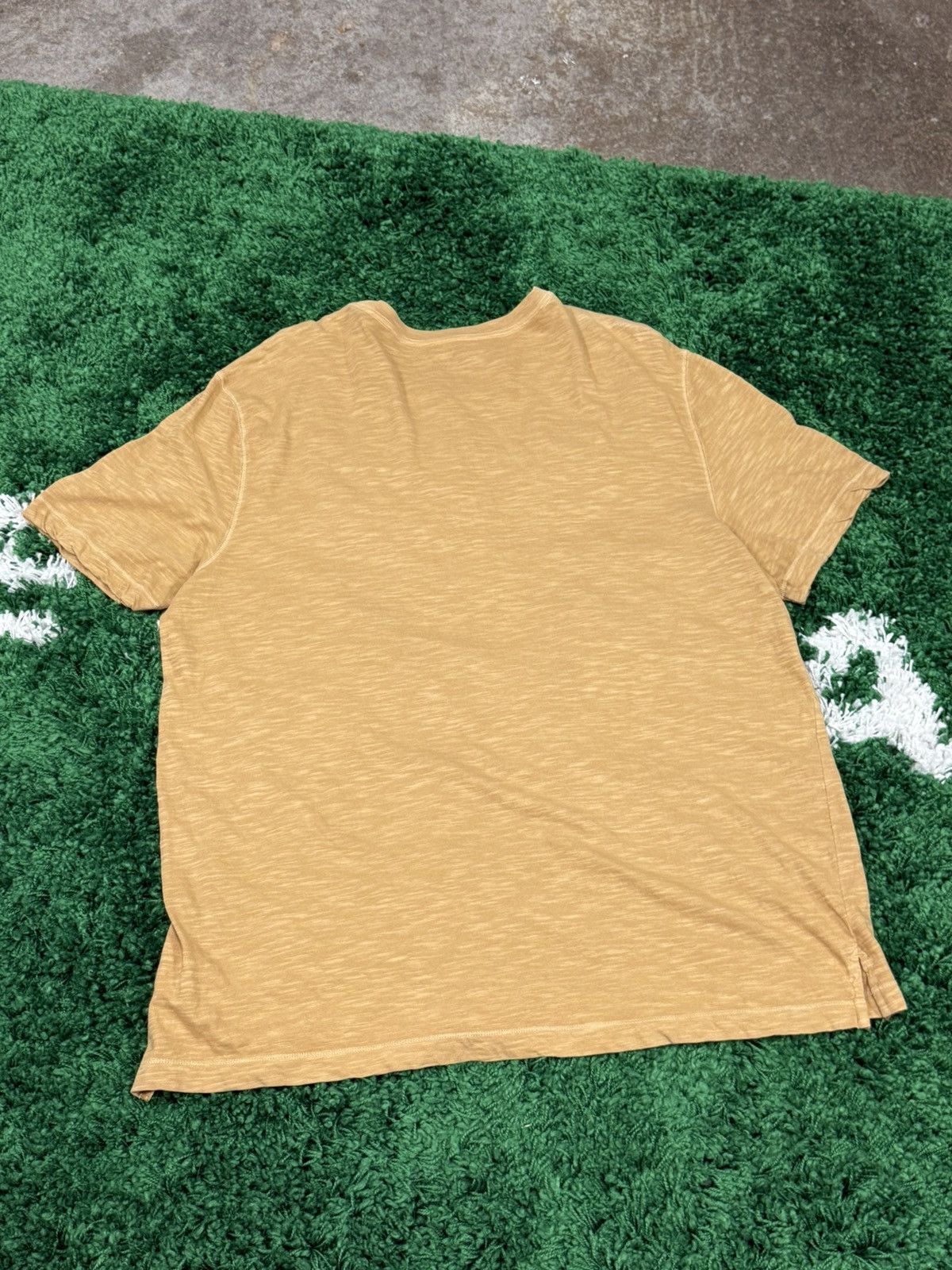 Banana Republic Banana Republic Yellow / Gold Pocket Logo BR Tee XL 90s BR Size US XL / EU 56 / 4 - 5 Thumbnail
