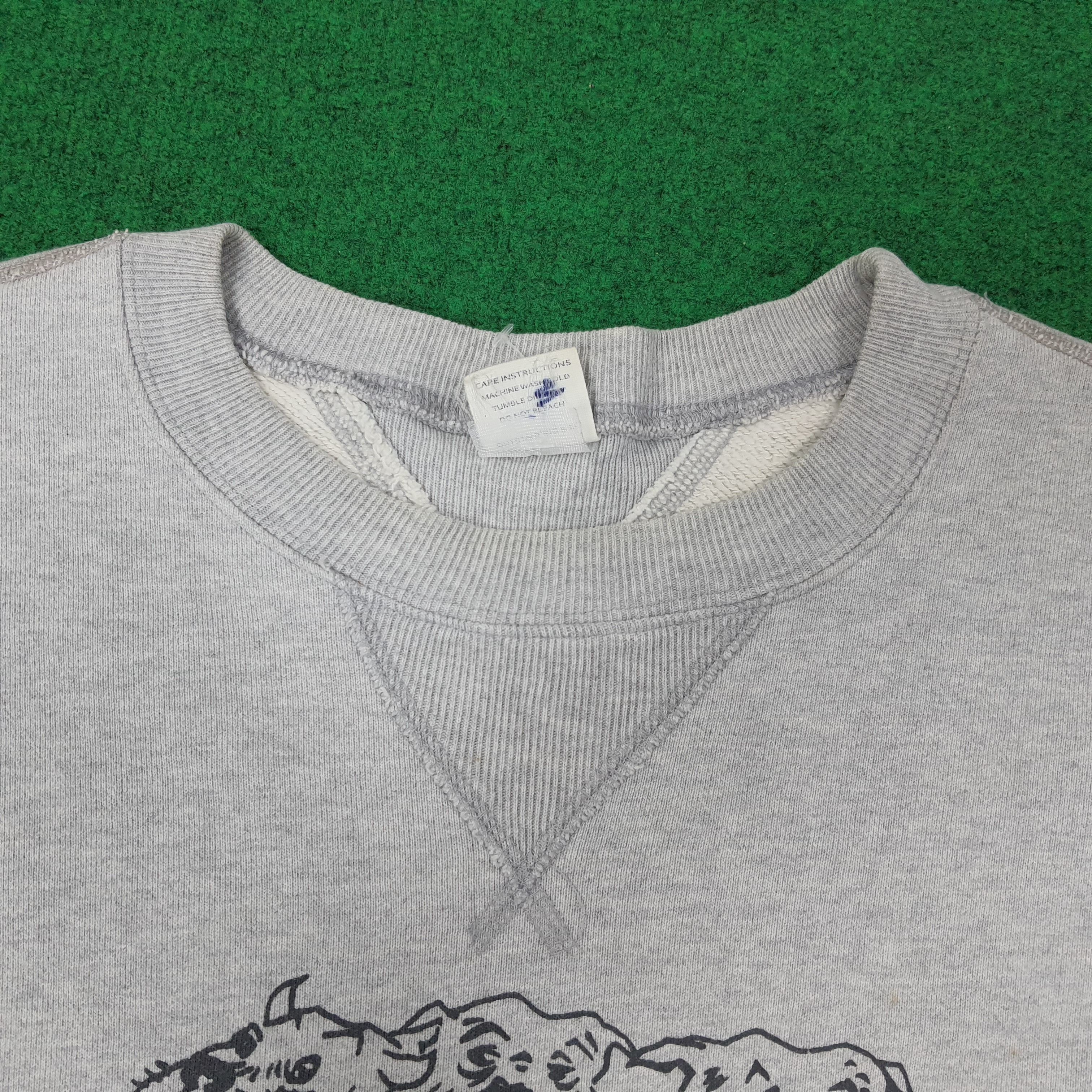 Vintage Vinatge YALE Sweatshirt C261N15 Size US L / EU 52-54 / 3 - 4 Thumbnail