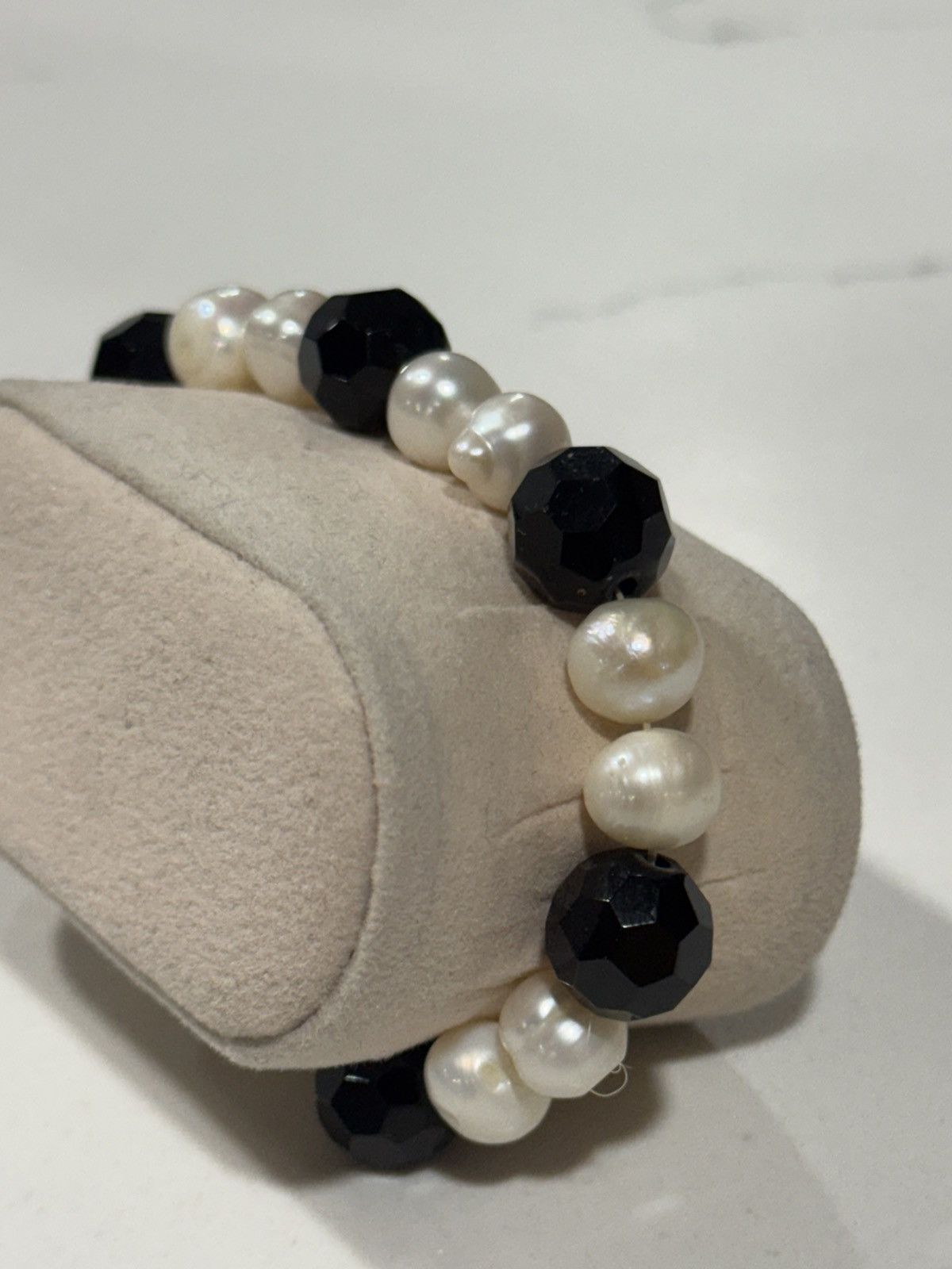 Jewelry Vintage Style Black Onyx & Pearl Beaded Statement Bracelet Size ONE SIZE - 5 Thumbnail