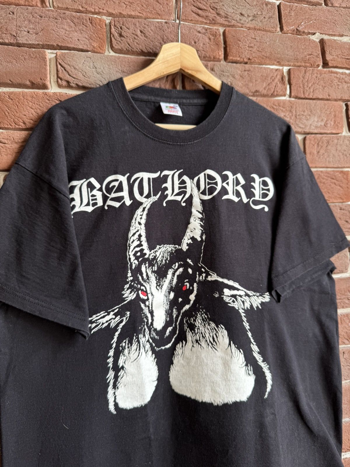 Band Tees Elizabeth Bathory Vintage 00s Goat Queen Metal Band Tee 666 Size US XL / EU 56 / 4 - 4 Thumbnail