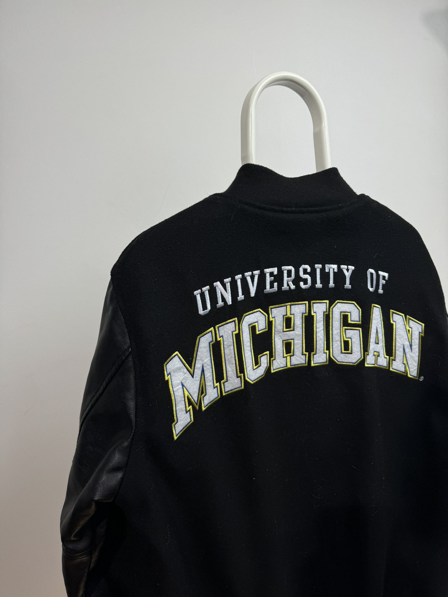 Vintage Black Bomber Jacket University of Michigan y2k 90s usa uk Size US L / EU 52-54 / 3 - 3 Thumbnail