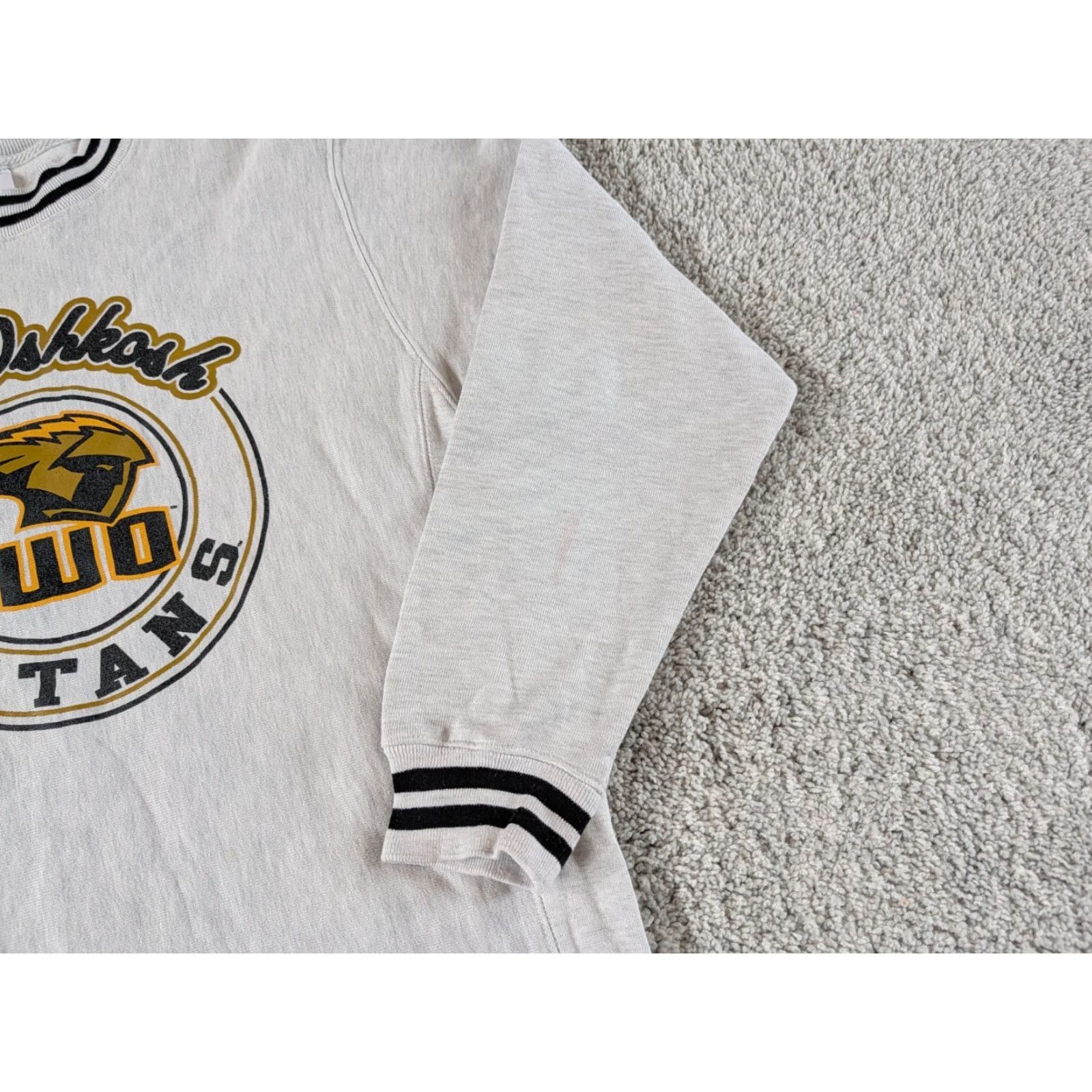 Champion VINTAGE Champion Sweatshirt UW OSHKOSH Titans Reverse Weave - Gray - Size M - Pullover Crew Neck - Men - Heavyweight All Seasons Size US M / EU 48-50 / 2 - 2 Thumbnail