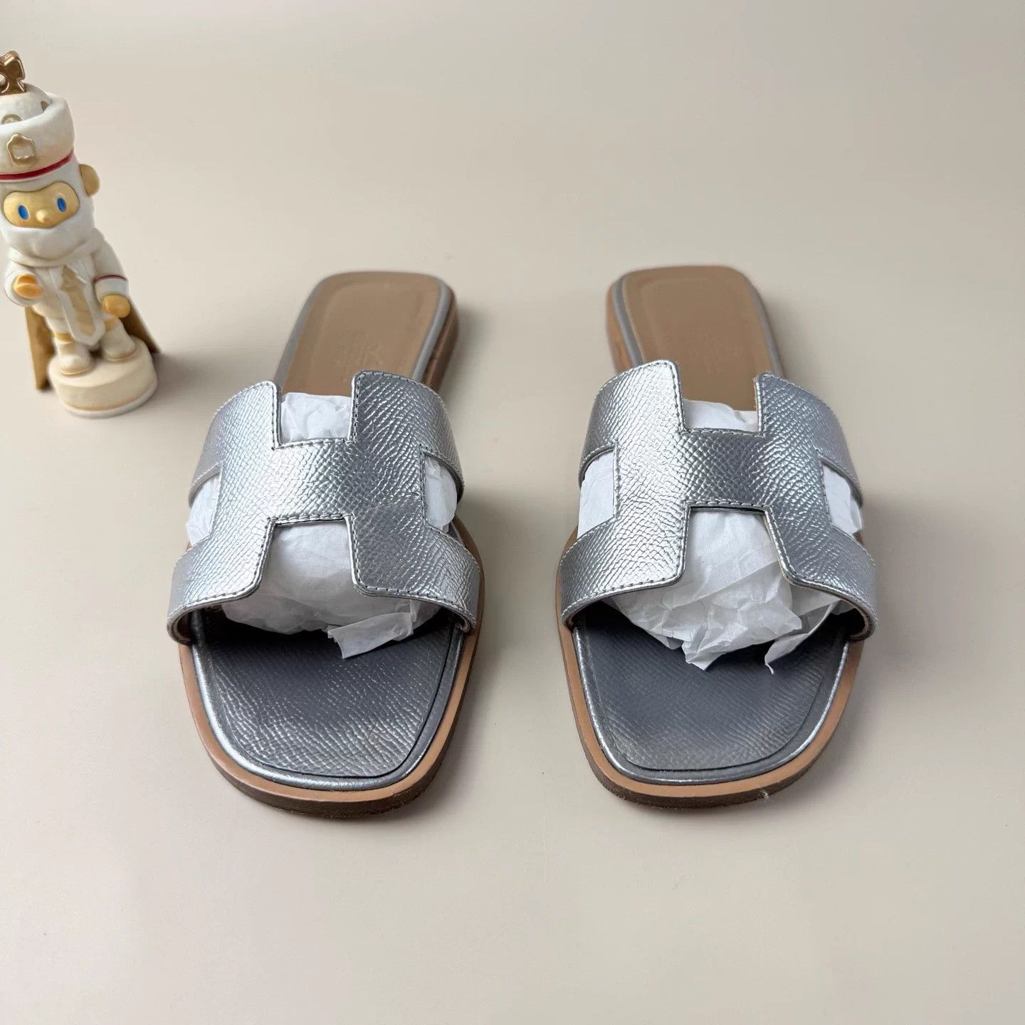 Hermes Hermes Silver Lacquer H Slides Size 37 95% New Size US 6 / IT 36 - 2 Thumbnail