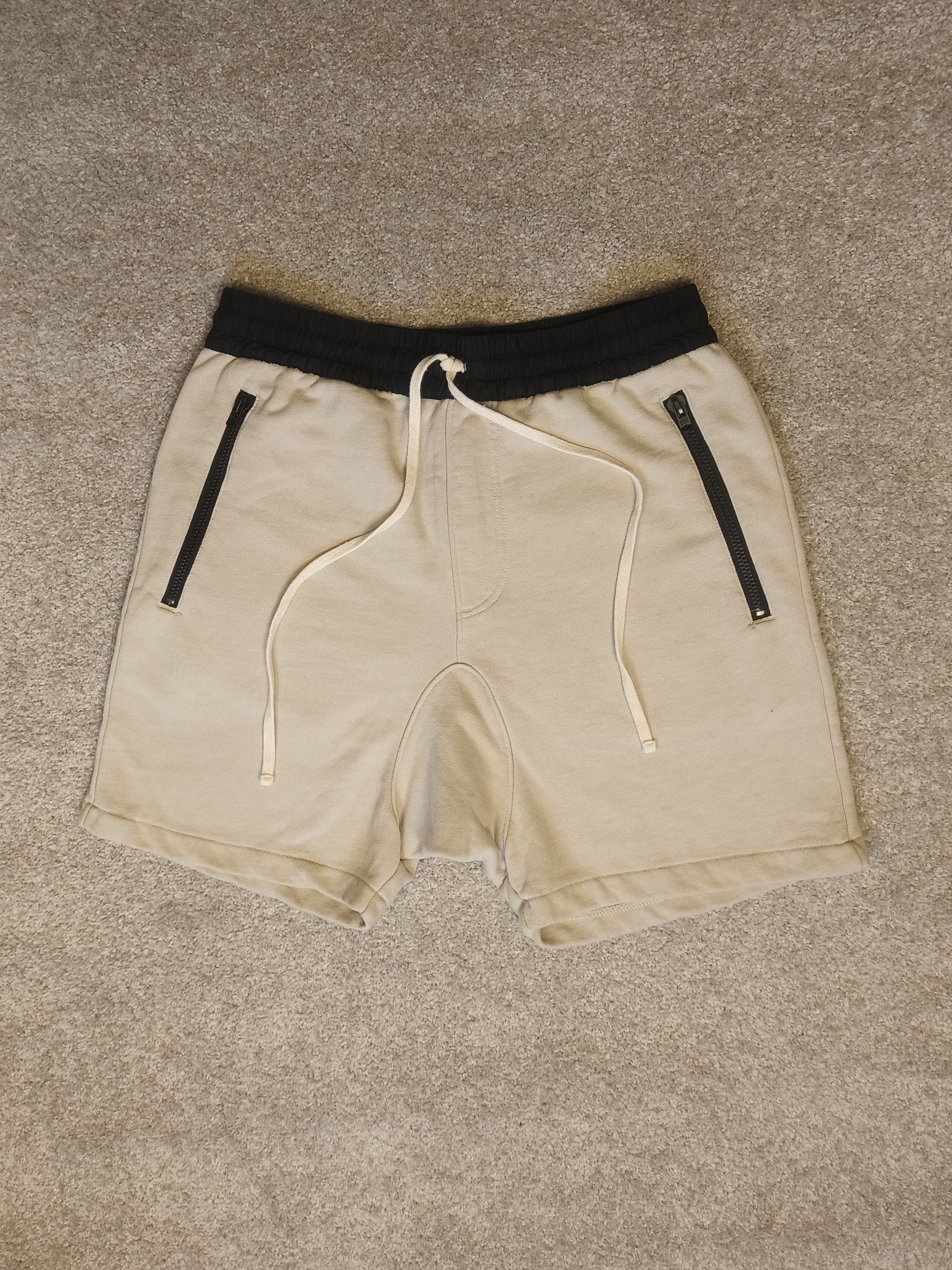 Fear of God Fear of God FOG Essentials Drawstring Chinchilla Shorts Size US 30 / EU 46 - 1 Thumbnail