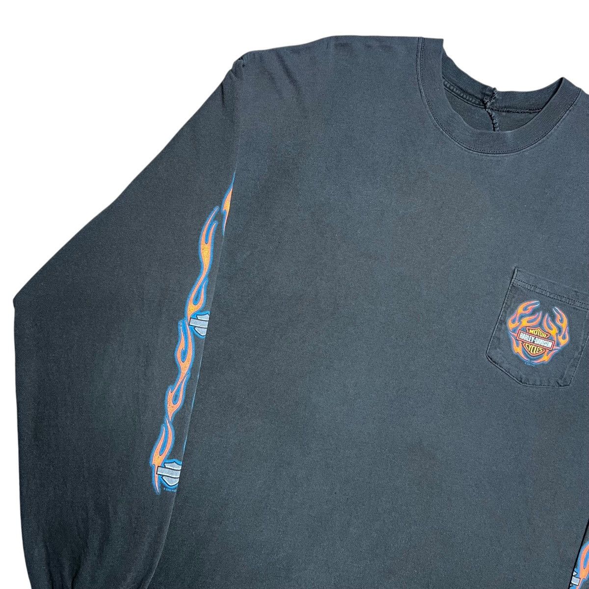 Harley Davidson Vintage 2003 Harley Davidson Flame Long Sleeve Pocket TShirt Size US XL / EU 56 / 4 - 17 Thumbnail