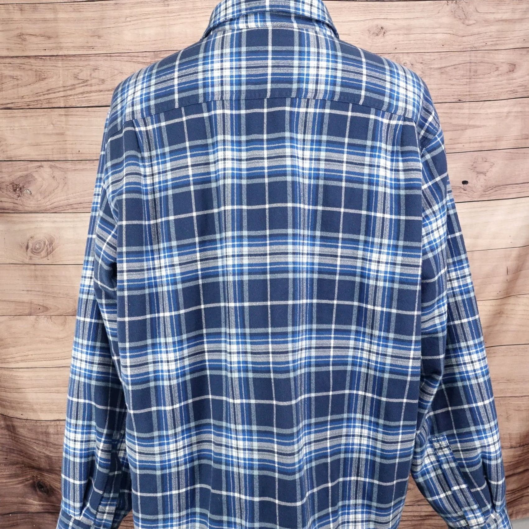 Vintage LL BEAN TRADITIONAL FIT FLEECE LINED FLANNEL BUTTON DOWN SHIRT MENS SIZE XL BLUE PLAID COTTON REGULAR FIT, WARM, BUTTON-UP, COLLARED, LONG SLEEVE Size US XL / EU 56 / 4 - 4 Thumbnail