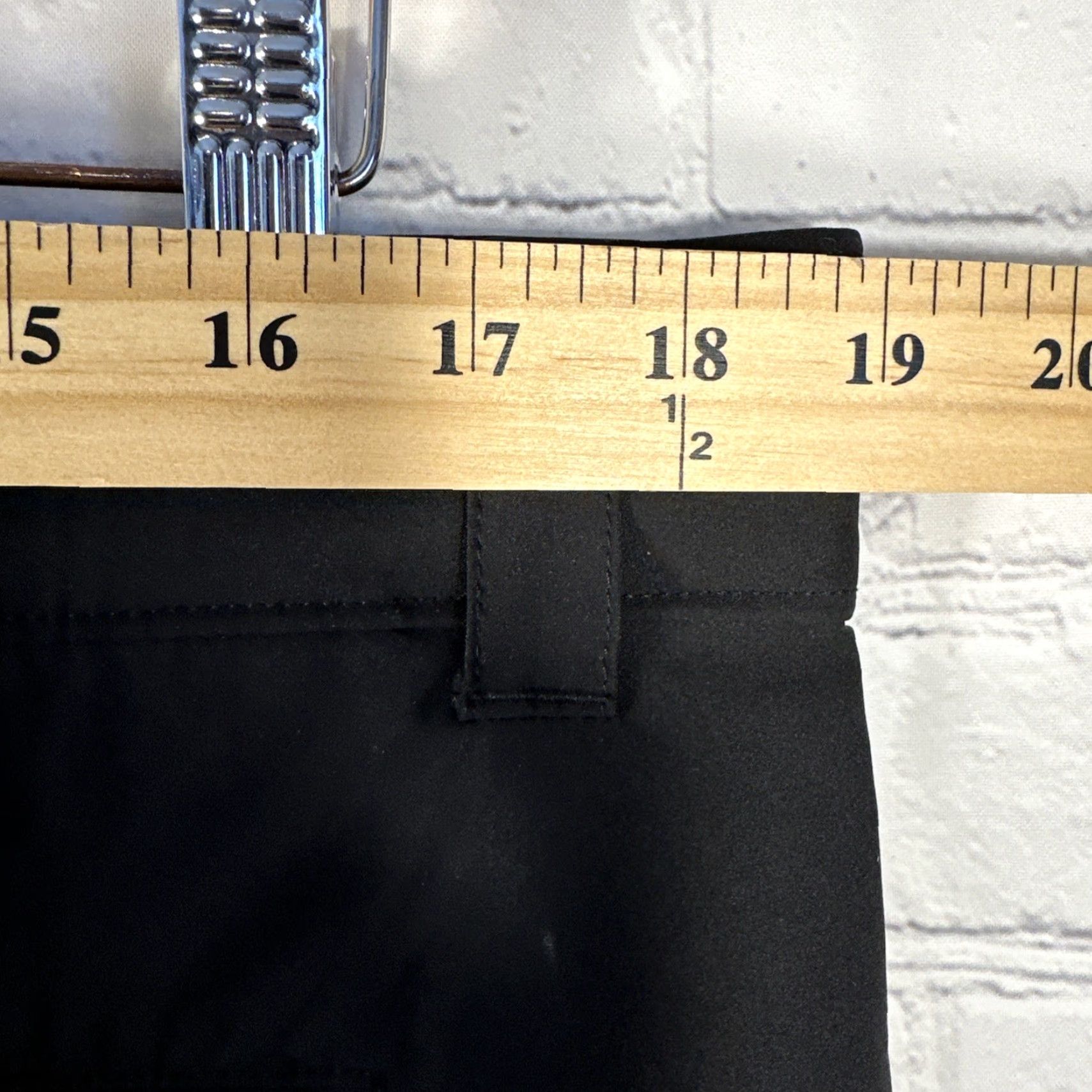 Orvis Orvis Cargo Shorts Mens 36 Black 9” Inseam 9" Cargo Pocket Lightweight Microfiber Nylon Spandex Regular Fit Vintage: No Size US 36 / EU 52 - 4 Thumbnail