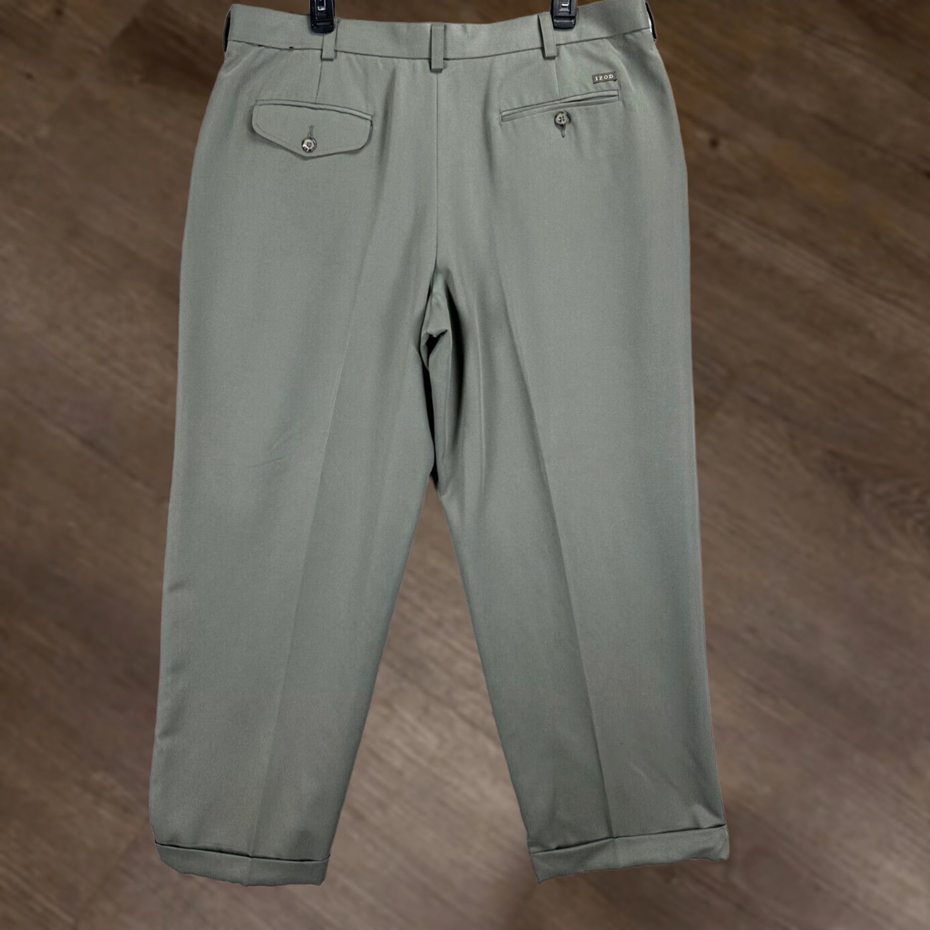 Izod Izod Golf Chino Pants Mens 38X30 Gray Golfing Pleated Pockets Casual Outdoor Size US 38 / EU 54 - 1 Thumbnail