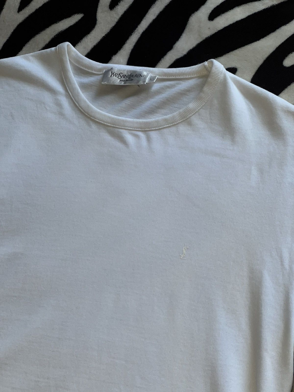 Yves Saint Laurent Yves Saint Laurent t-shirt longsleeve white logo luxury mens Size US L / EU 52-54 / 3 - 7 Thumbnail