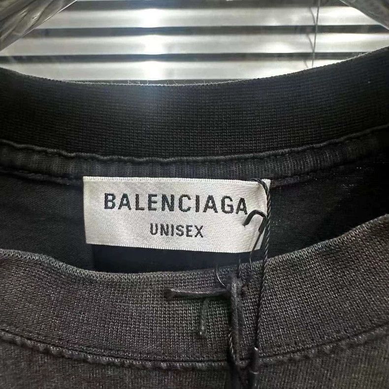 Balenciaga Balenciaga Aged Double Hook Short Sleeve OS S Size US S / EU 44-46 / 1 - 2 Thumbnail