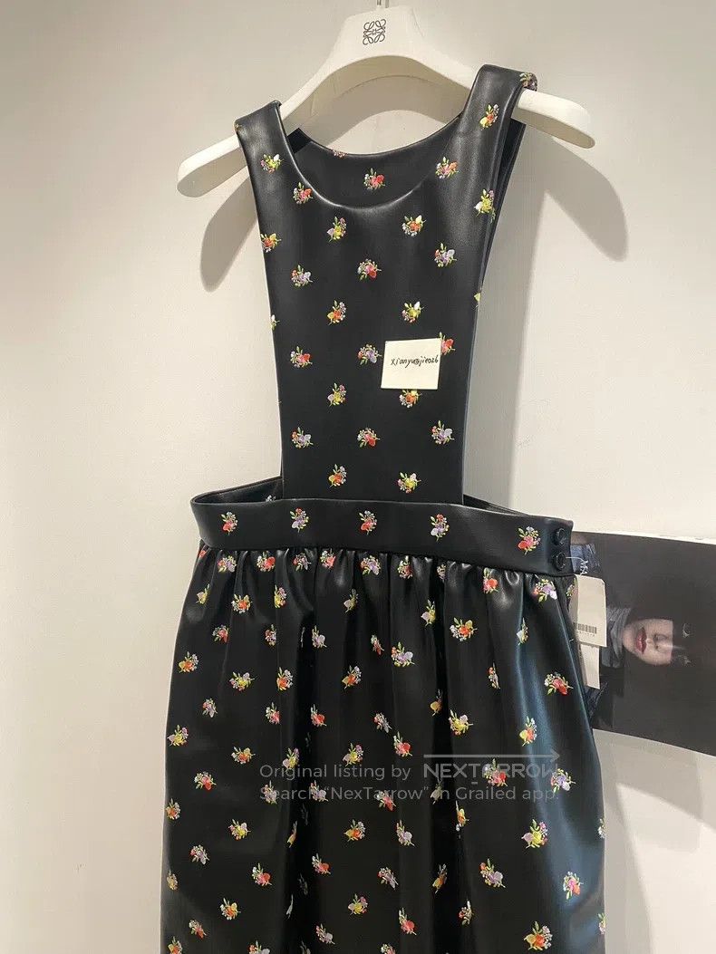 Comme des Garcons Comme Des Garcons Embroidered leather skirt Size S / US 4 / IT 40 - 2 Thumbnail