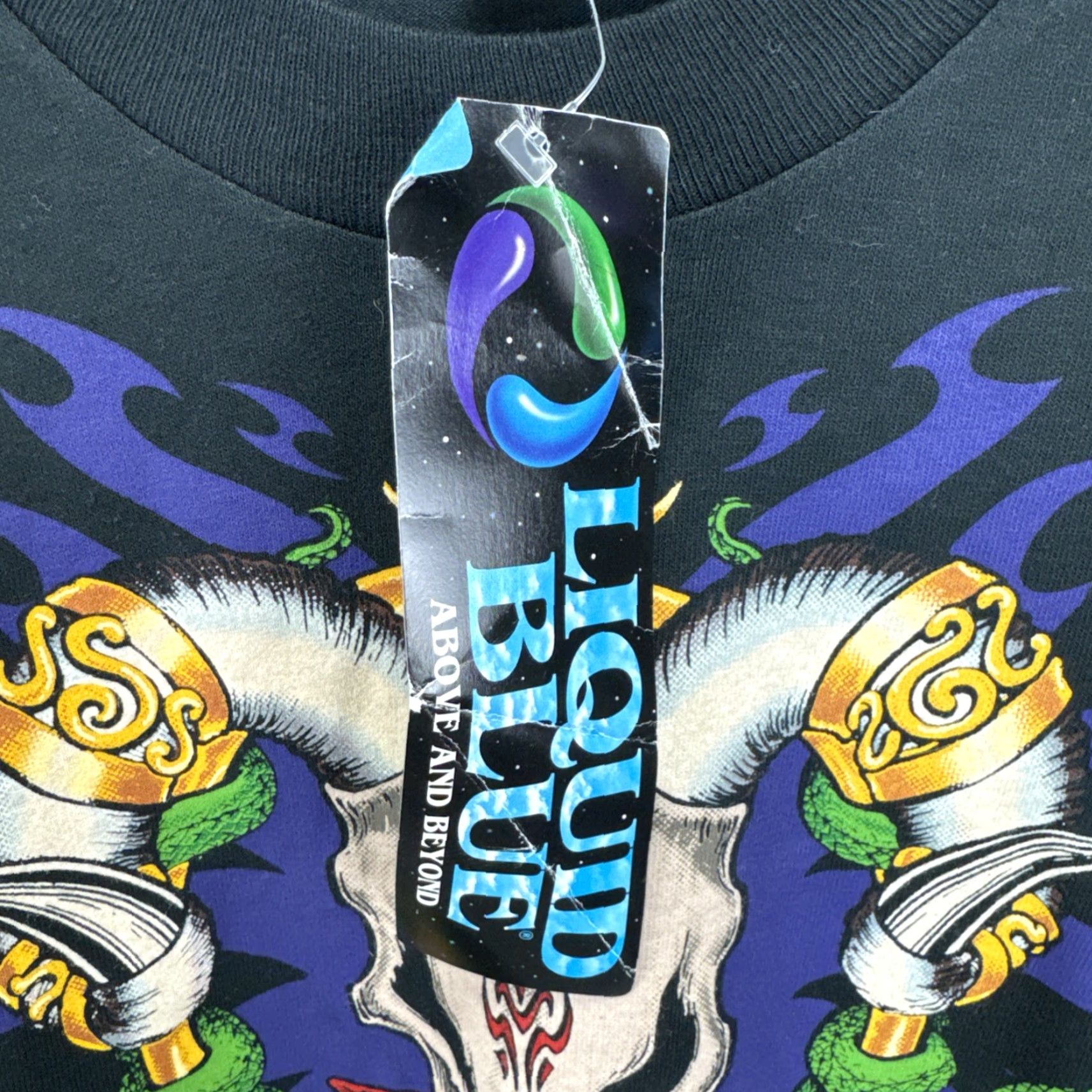 Liquid Blue VINTAGE Liquid Blue T Shirt Black 90s Graphic Print Cow Skull Snake Sword XL Mens Size US XL / EU 56 / 4 - 5 Thumbnail