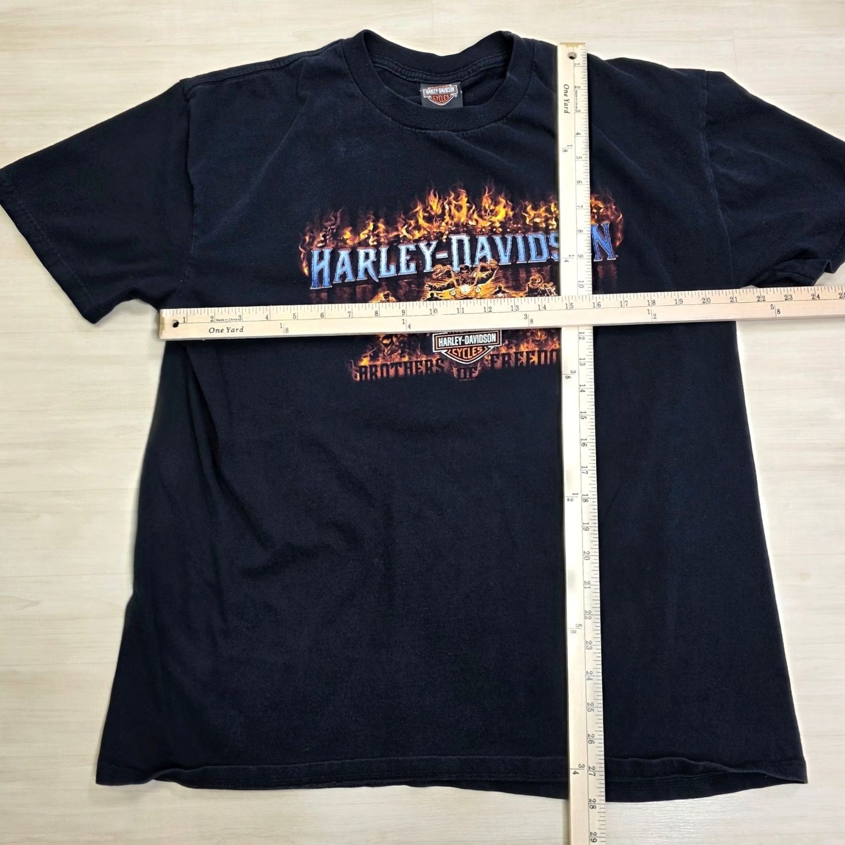 Harley Davidson VINTAGE Harley-Davidson Shirt Men Large Black Graphic Print Crew Neck Short Sleeve Fire Motorcycle Brothers of Freedom Flame Logo Tee Size US L / EU 52-54 / 3 - 3 Thumbnail