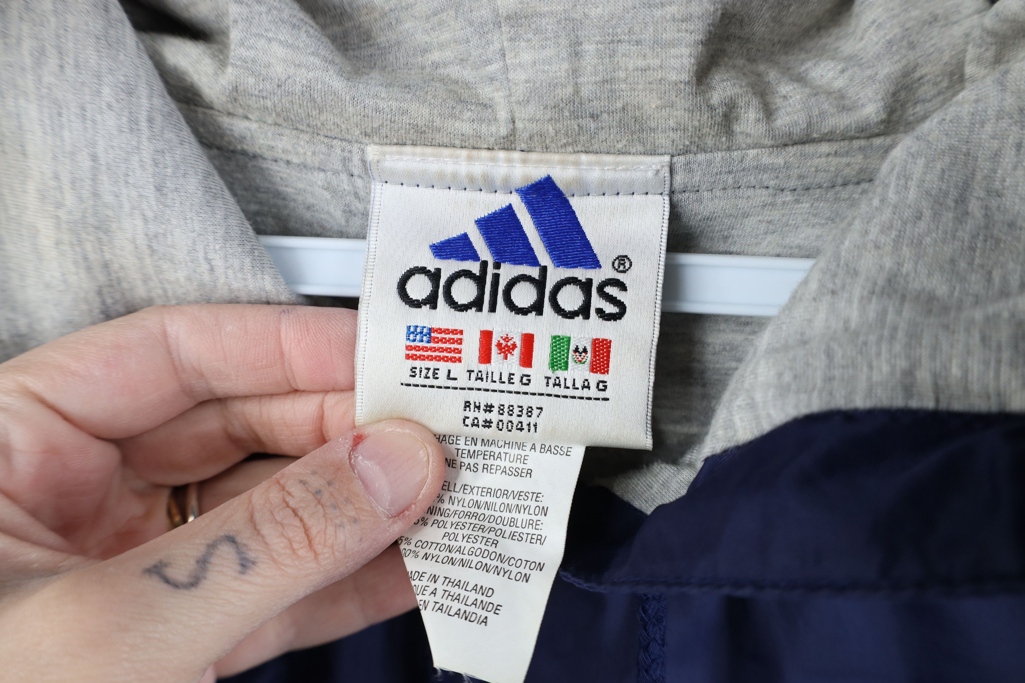 Adidas Vintage 90s Adidas Spell Striped Pullover Windbreaker Jacket Size US L / EU 52-54 / 3 - 10 Thumbnail