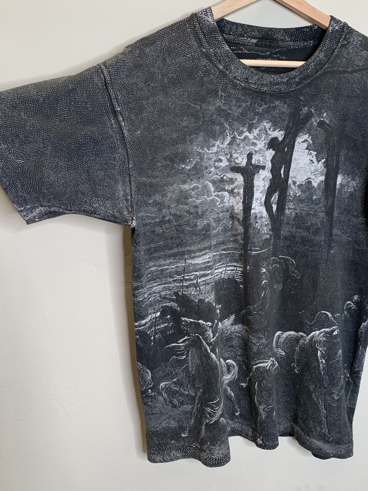 Vintage *RARE* Vintage Gustave Dore Crucifixion Jesus Christ T-Shirt Size US M / EU 48-50 / 2 - 3 Thumbnail