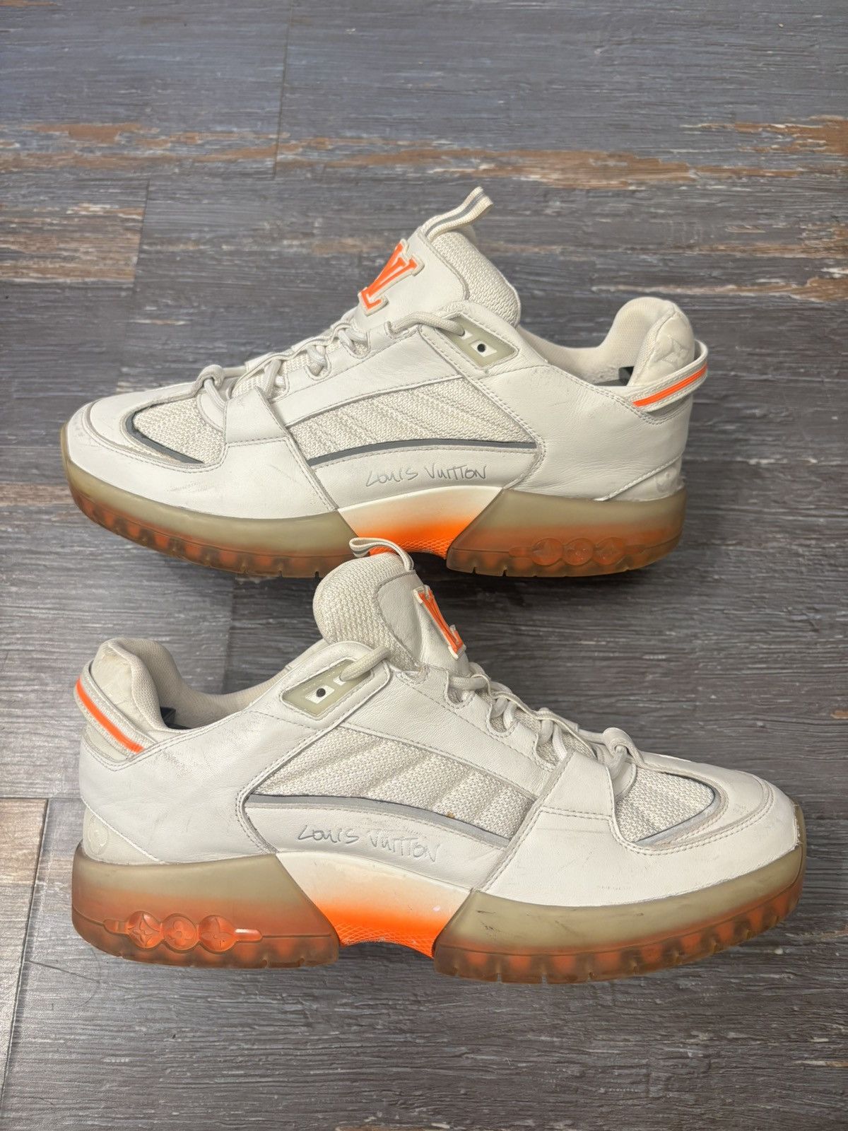 Louis Vuitton Louis Vuitton Lucien Clark A View White Orange Size US 9 / EU 42 - 2 Thumbnail