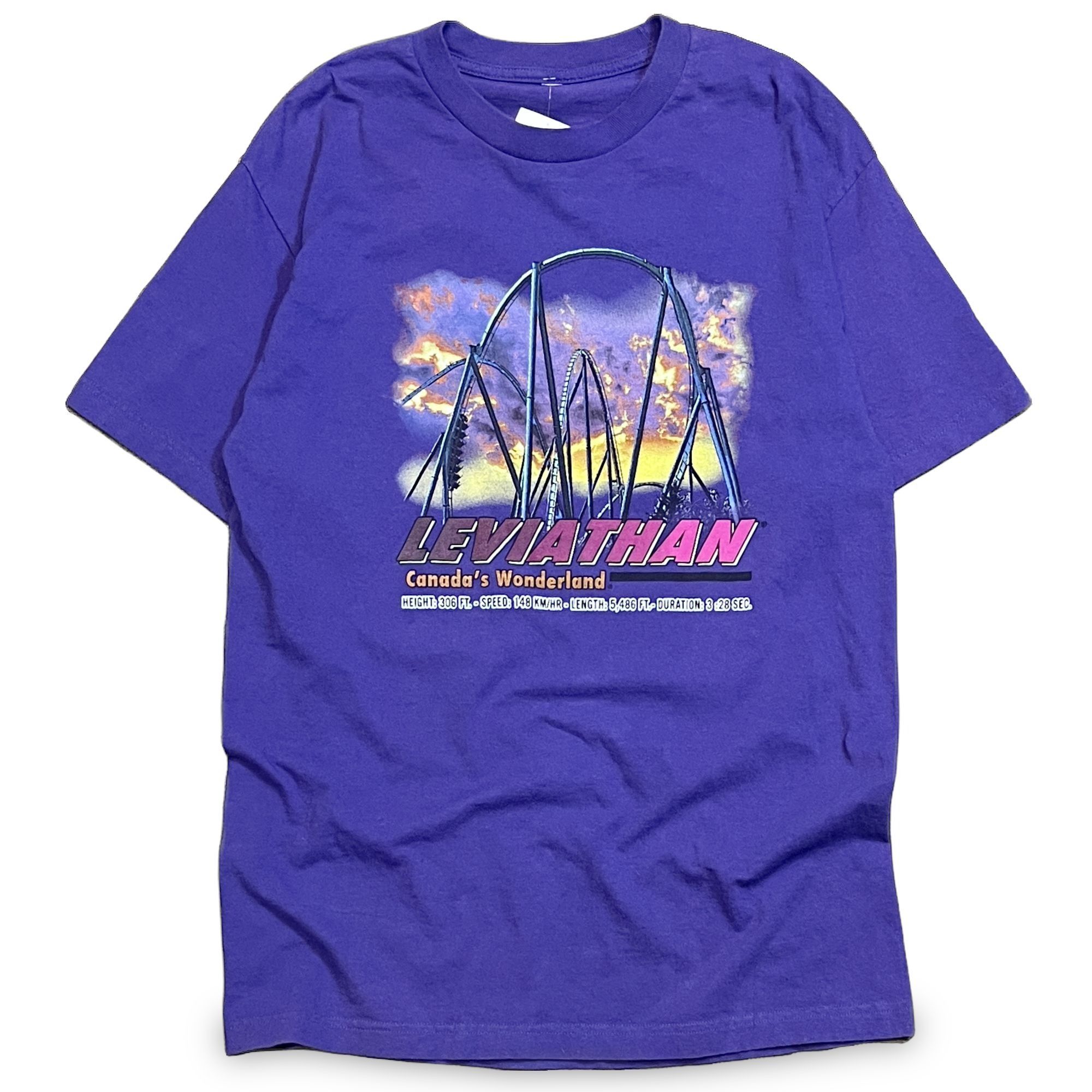 Other Vintage Leviathan Canada’s Wonderland T Size US L / EU 52-54 / 3 - 1 Thumbnail