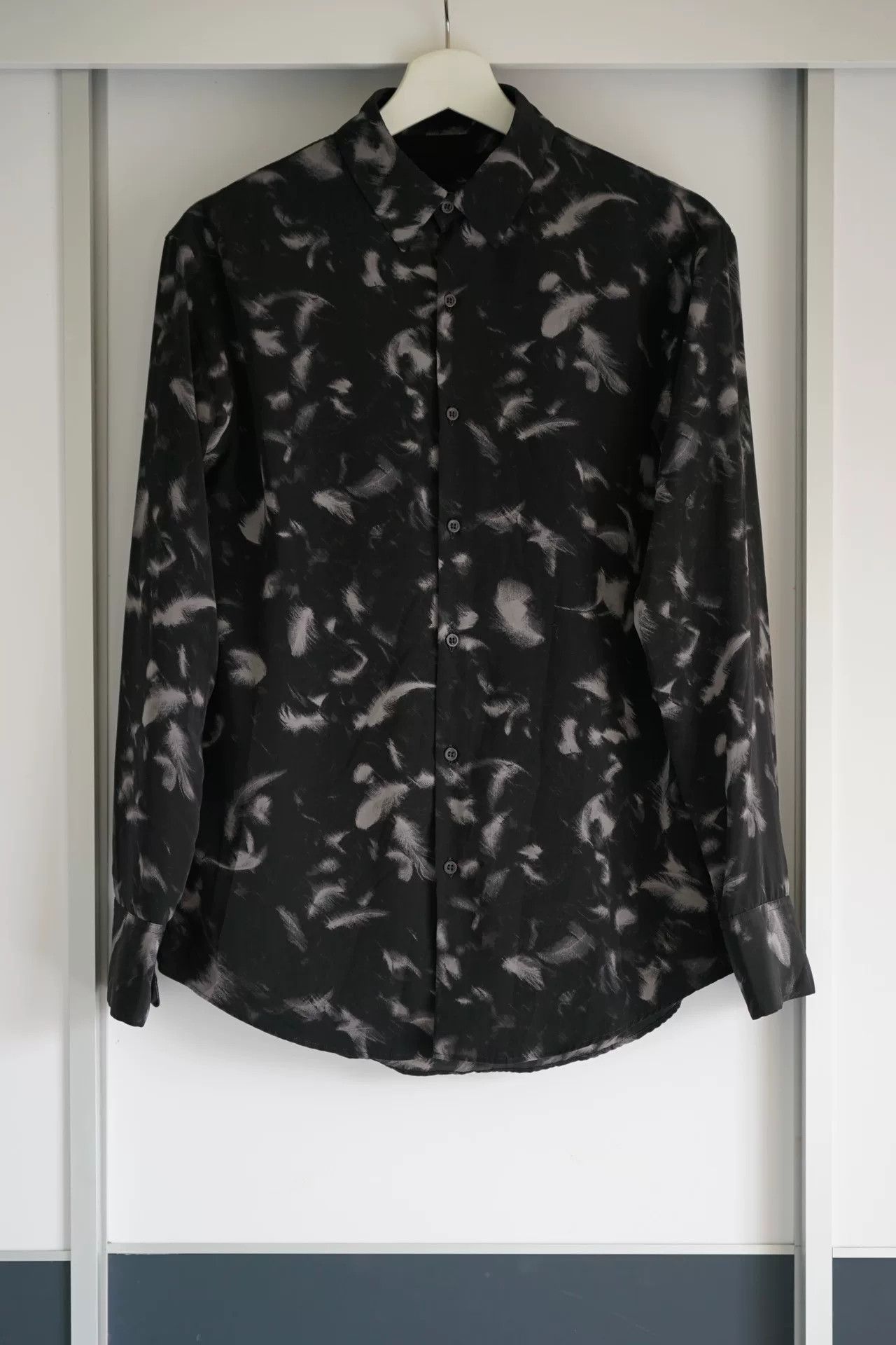 Lad Musician black feather printed shirt by lad musician Size US L / EU 52-54 / 3 - 1 Thumbnail