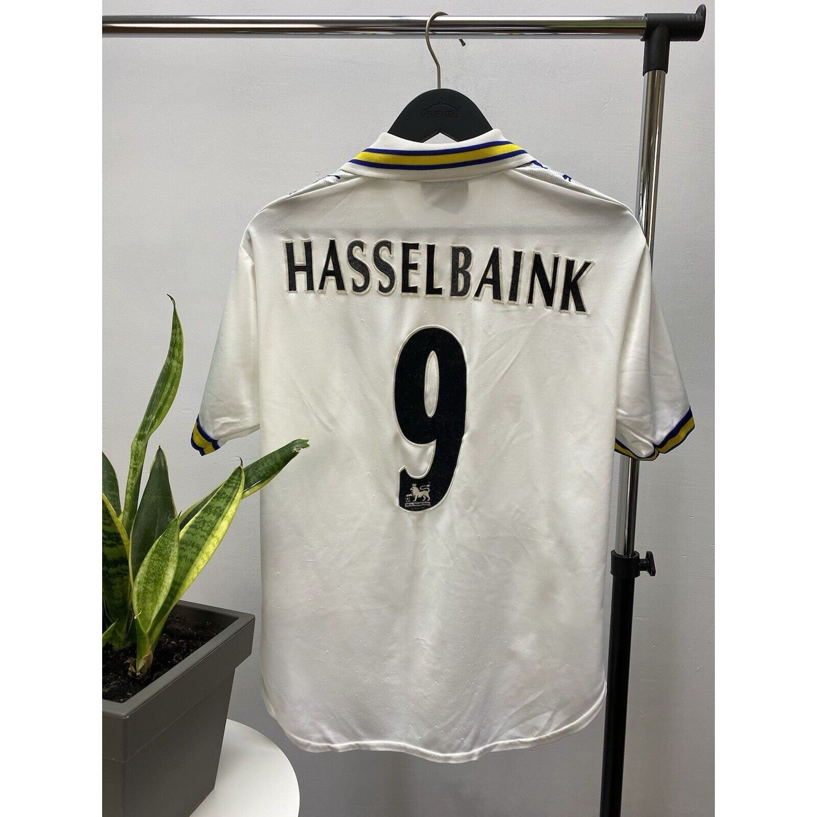 Puma × Vintage Leeds United 1998-2000 #Hasselbaink Kids Jersey Size 32/34 Size US XXS / EU 40 - 2 Thumbnail