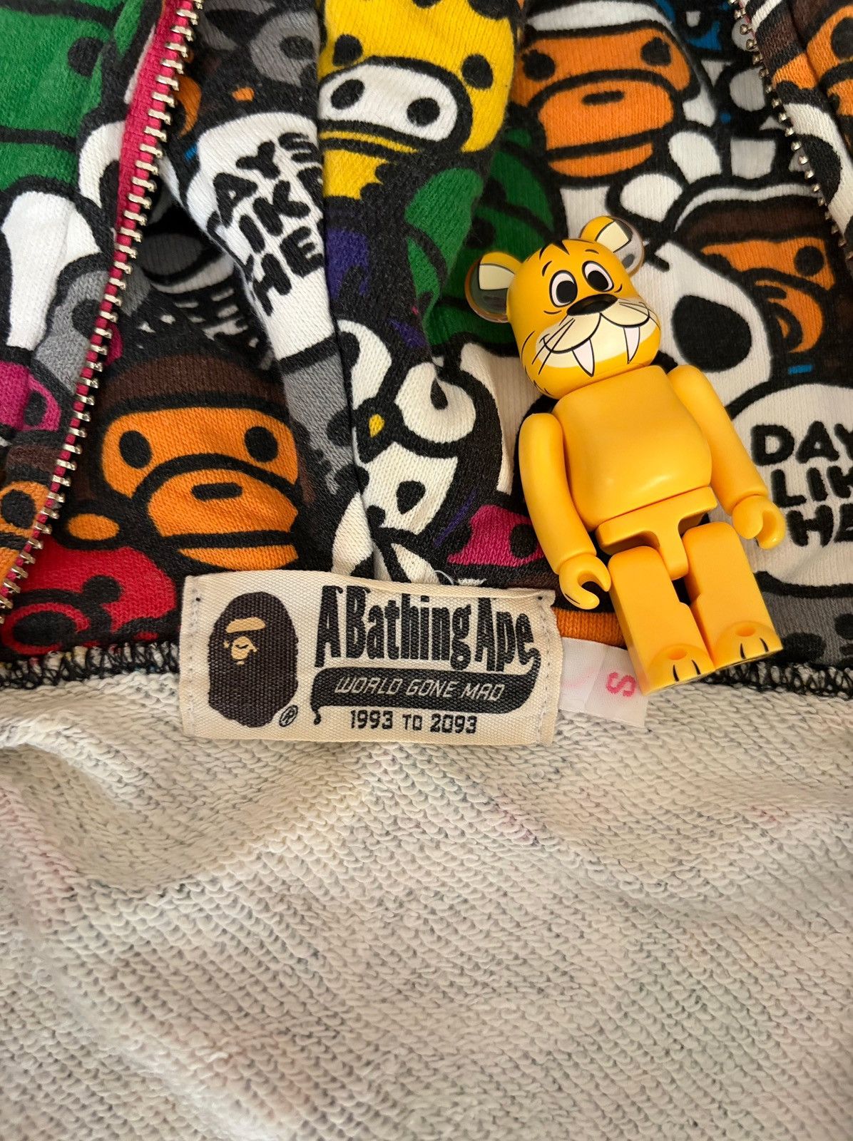 Bape Bape Baby Milo & Friends full zip hoodie vintage Size US S / EU 44-46 / 1 - 2 Thumbnail