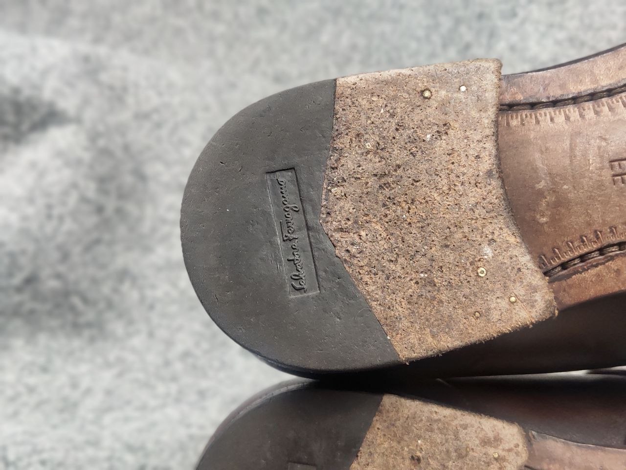 Salvatore Ferragamo Salvatore Ferragamo Terence Apron Toe Loafer Logo Shoes Size US 9 / EU 42 - 18 Thumbnail