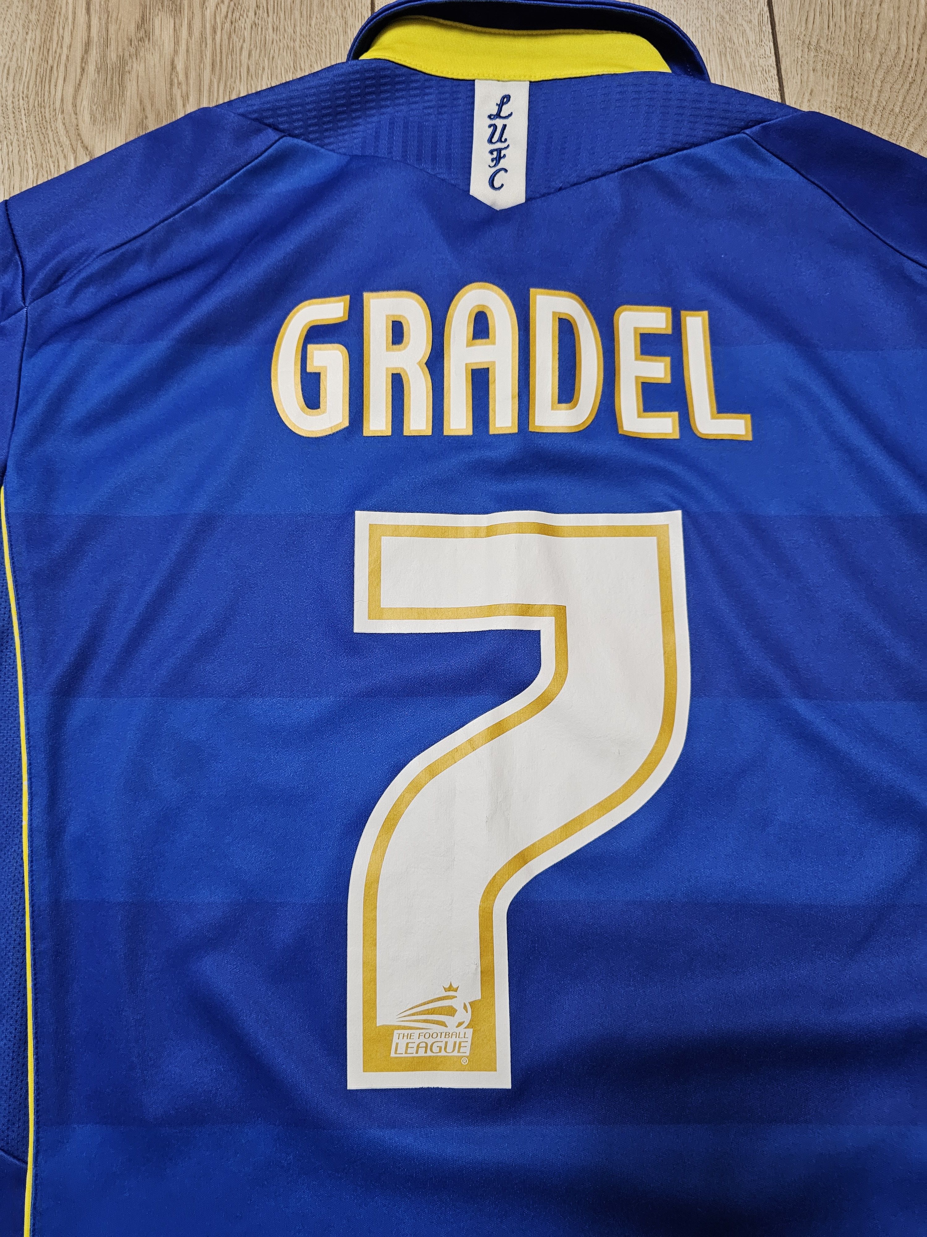 Vintage LEEDS UNITED 2010 2011 AWAY GRADEL FOOTBALL SOCCER JERSEY Size US S / EU 44-46 / 1 - 7 Thumbnail